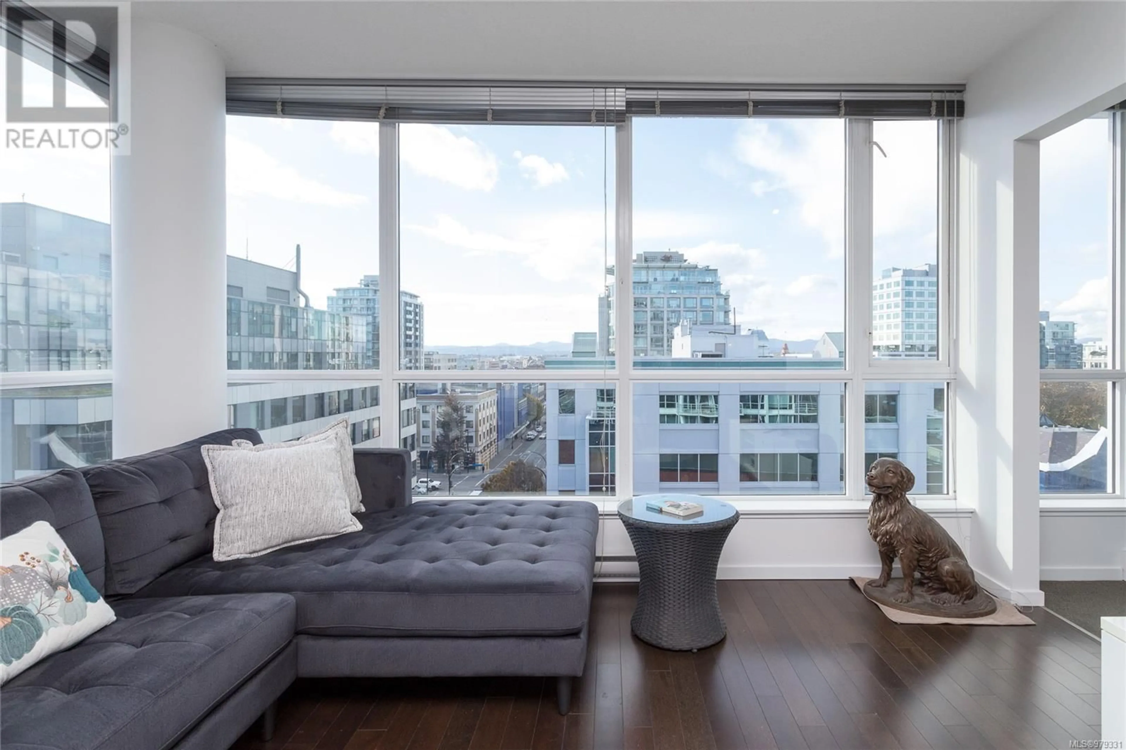 Living room, wood floors for 803 834 Johnson St, Victoria British Columbia V8W1N3