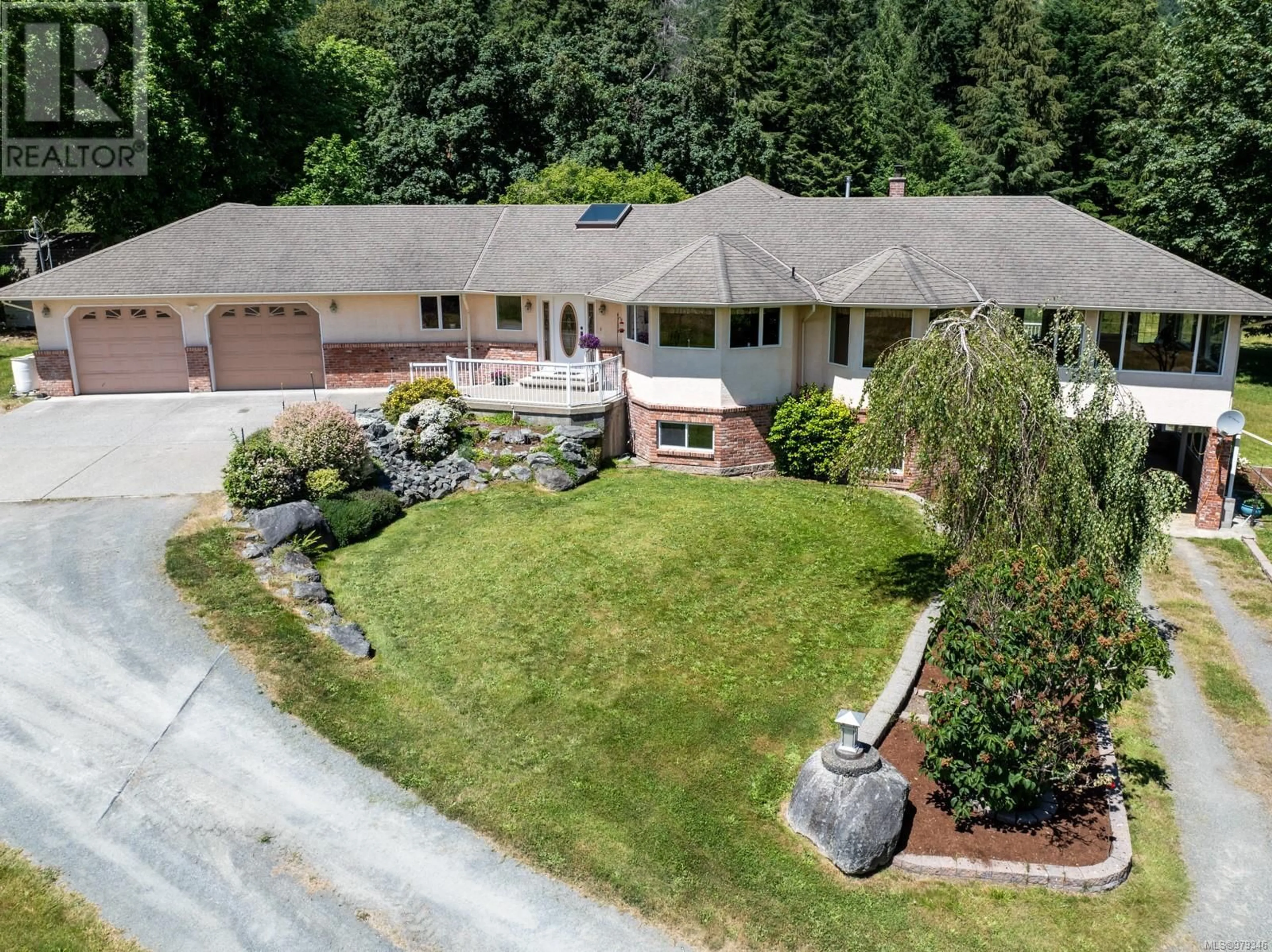 A pic from outside/outdoor area/front of a property/back of a property/a pic from drone, unknown for 7028 WESTHOLME ROAD, Westholme British Columbia V9L6B4