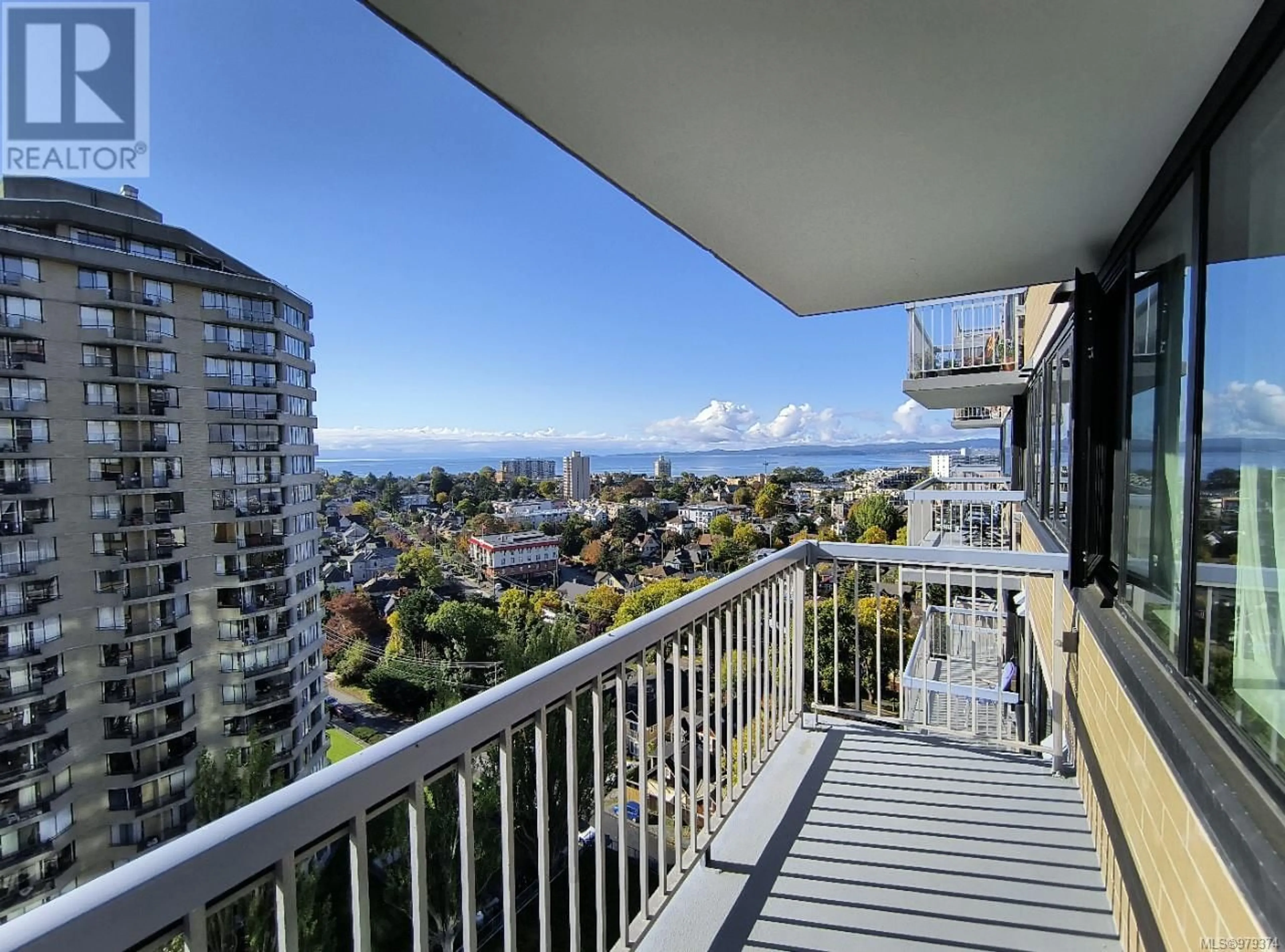 A pic from exterior of the house or condo for 1608 647 Michigan St, Victoria British Columbia V8V1S9