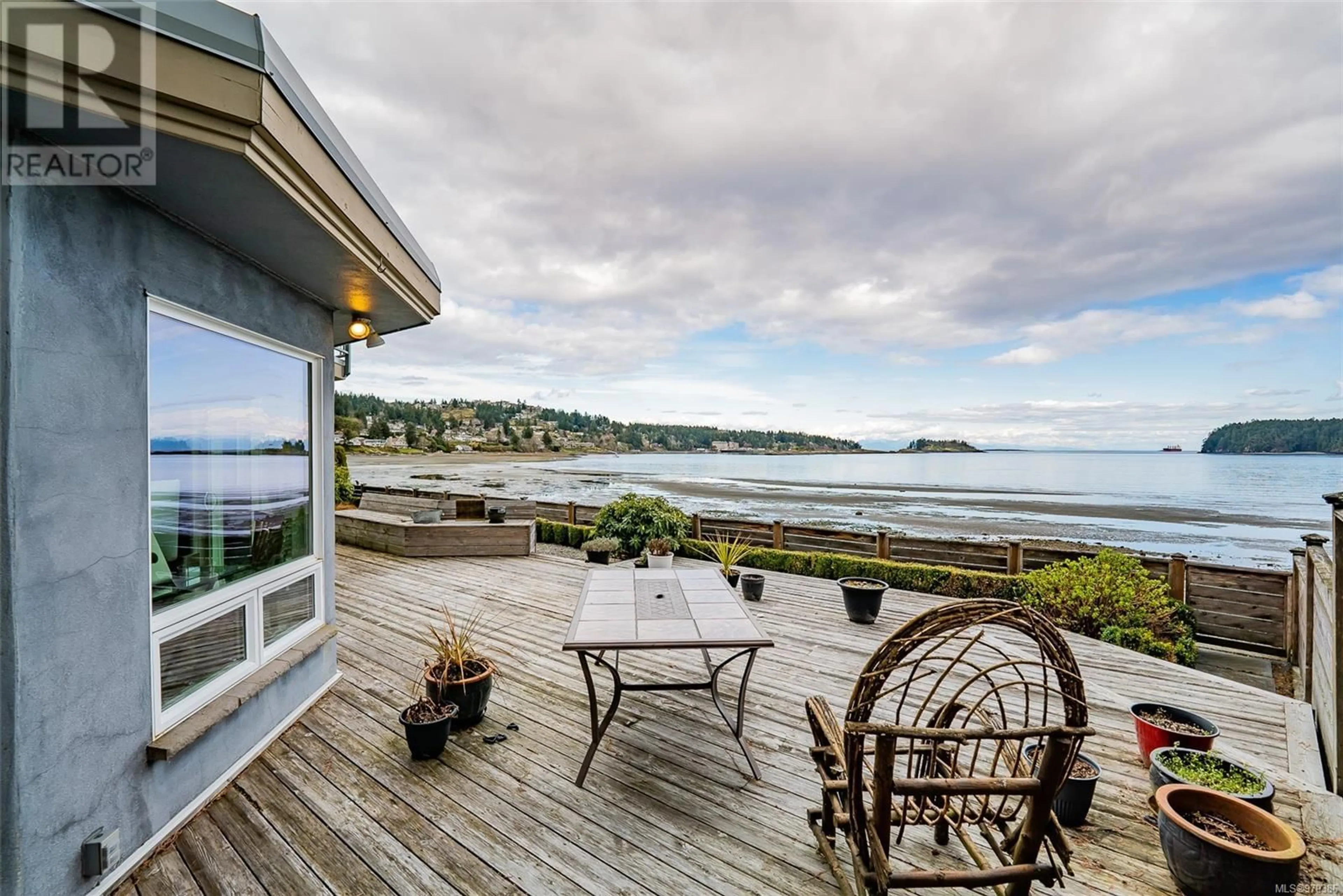 Patio, cottage for 1300 Seaview Pl, Nanaimo British Columbia V9S5K9