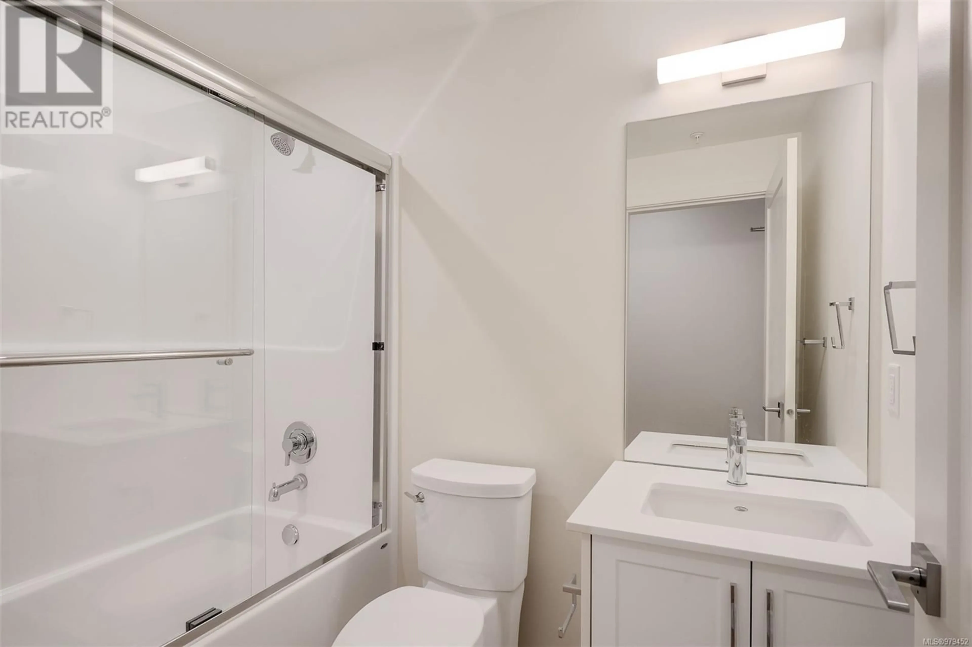 Standard bathroom, not visible floor for 203 9716 Third St, Sidney British Columbia V8L3A2