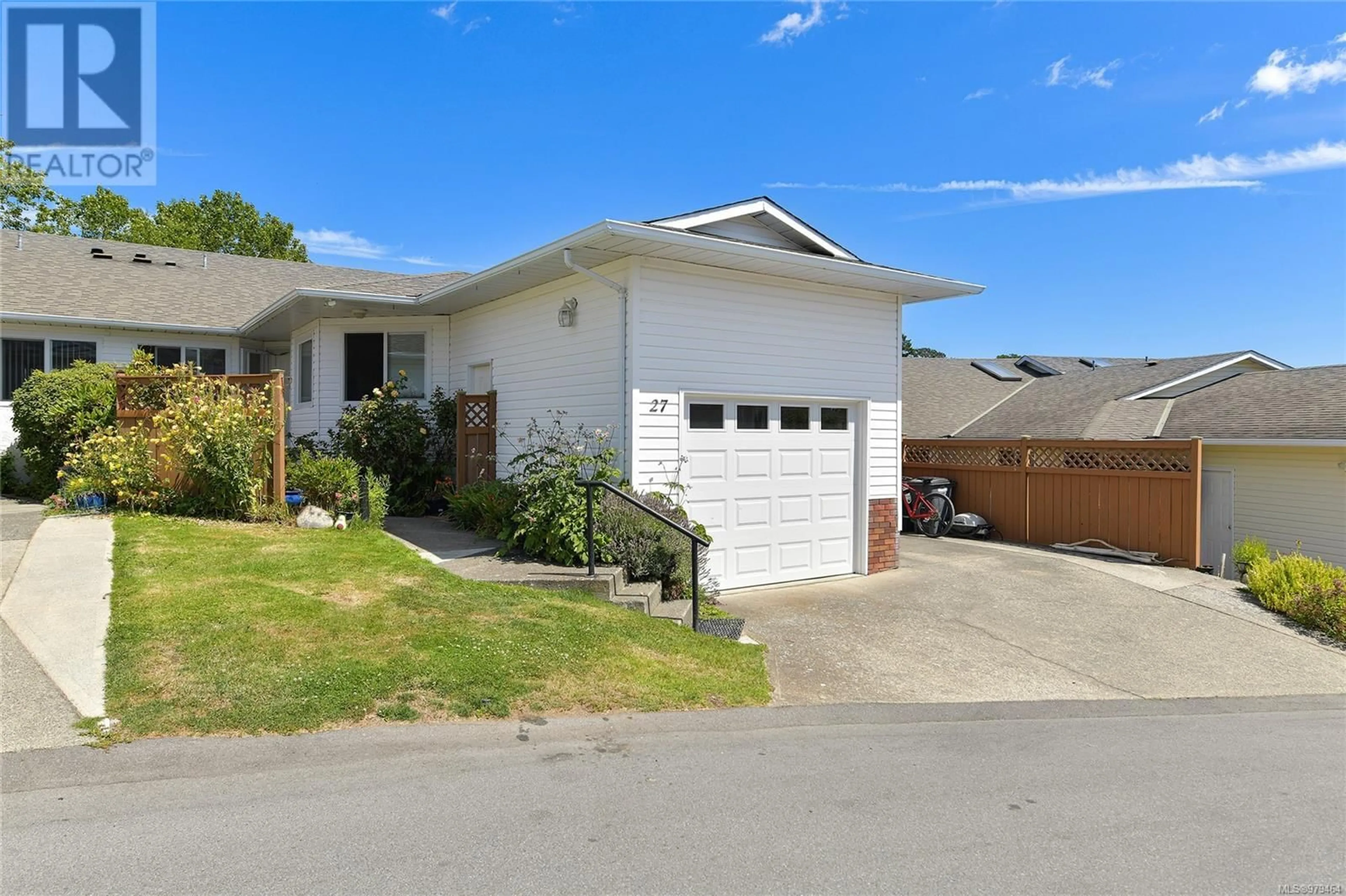 Frontside or backside of a home, the street view for 27 4125 Interurban Rd, Saanich British Columbia V8Z4W8