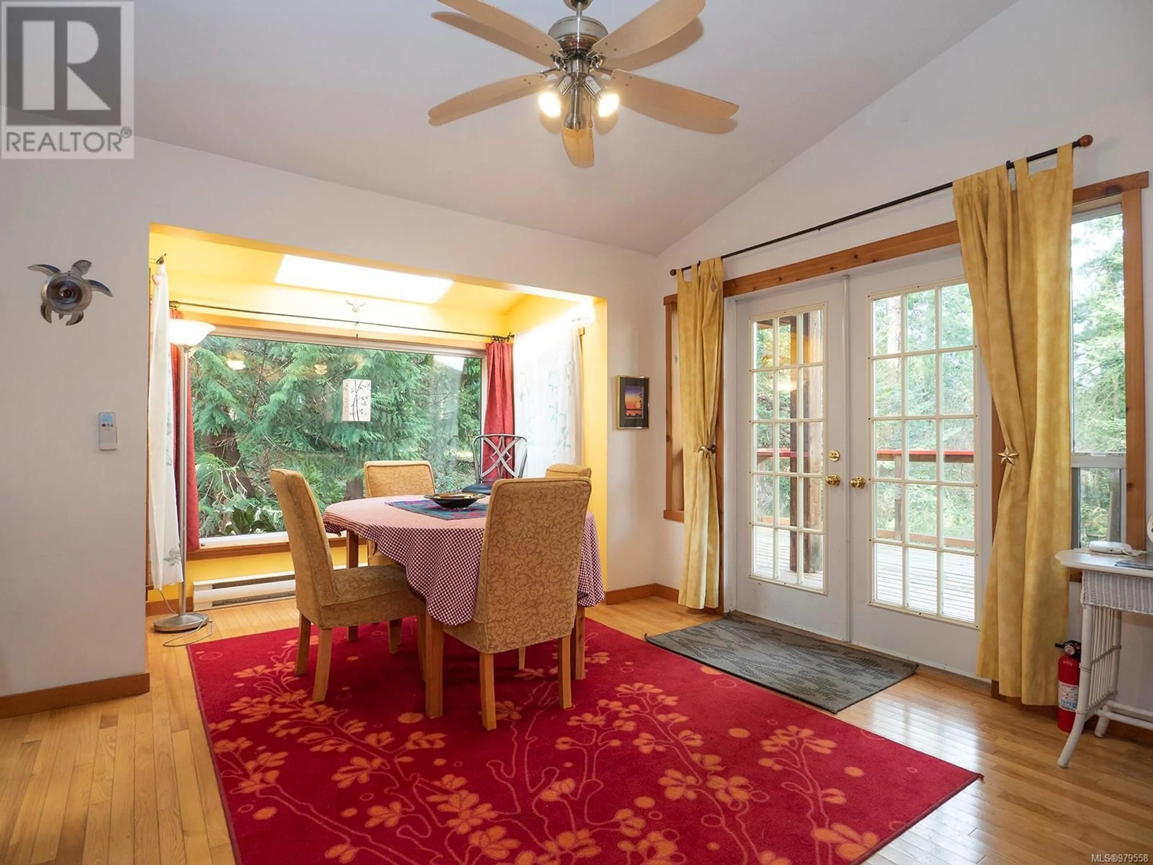 Dining room, wood floors, cottage for 14 Treasure Trail, Protection Island British Columbia V9R6R1