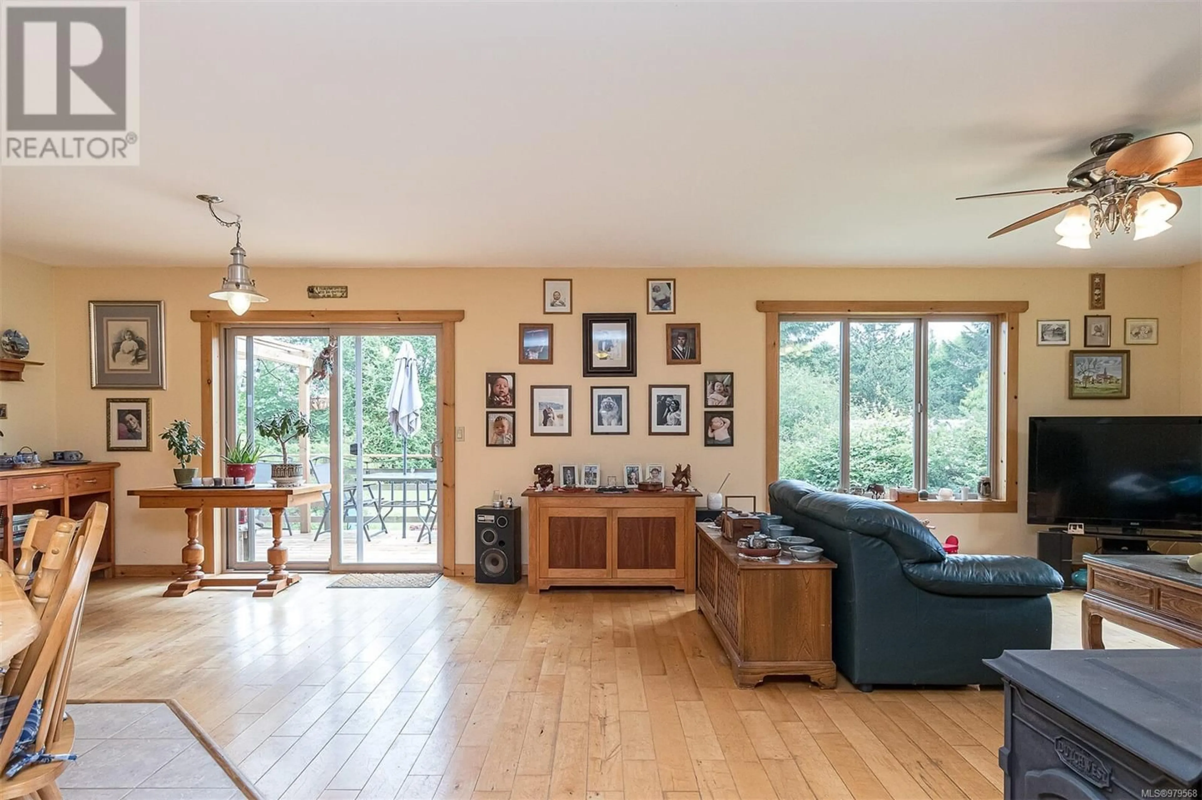 Living room, wood floors for 155 Kenmuir Rd, Qualicum Beach British Columbia V9K2E7