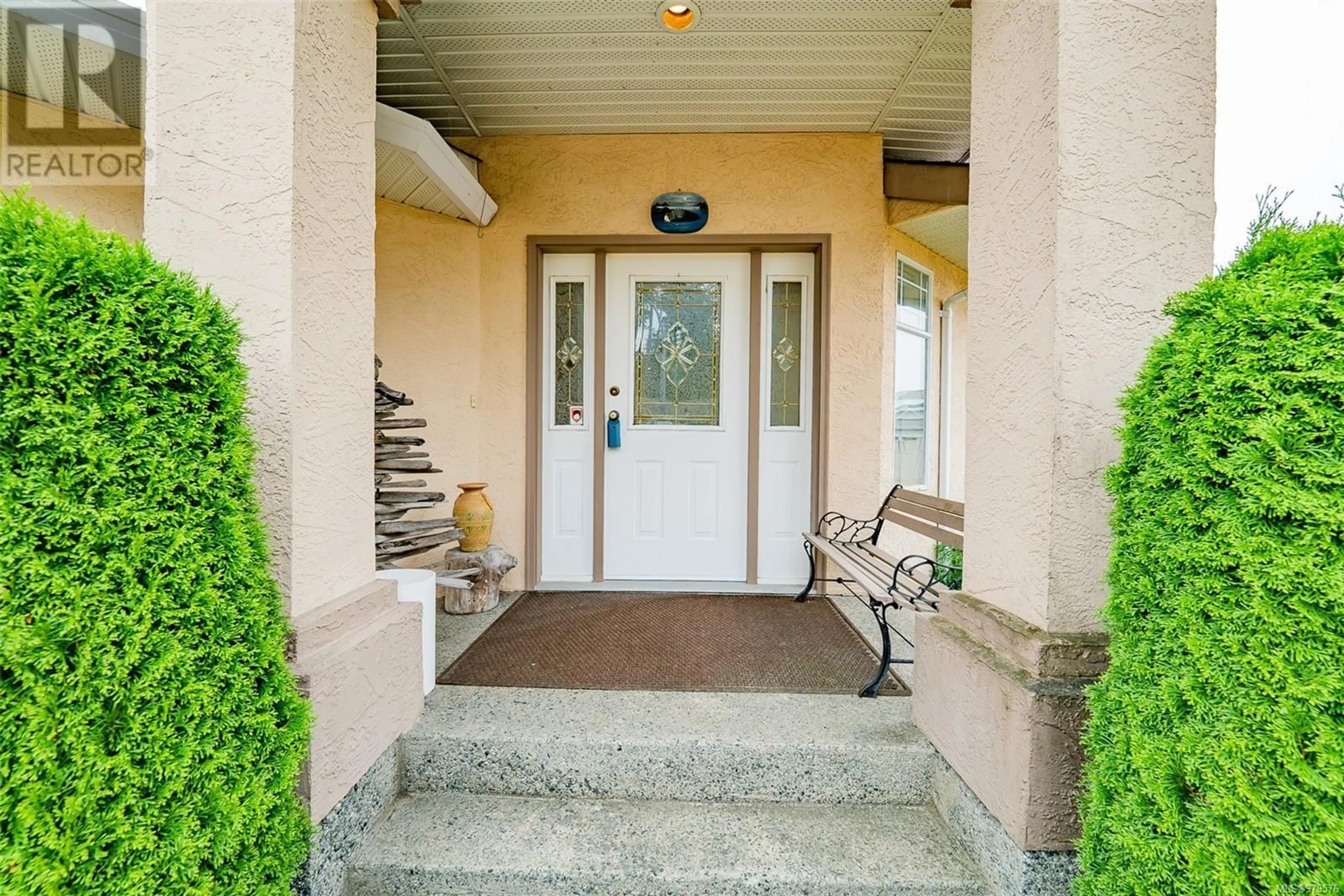 Indoor entryway, wood floors for 5985 Ralston Dr, Nanaimo British Columbia V9T5S9