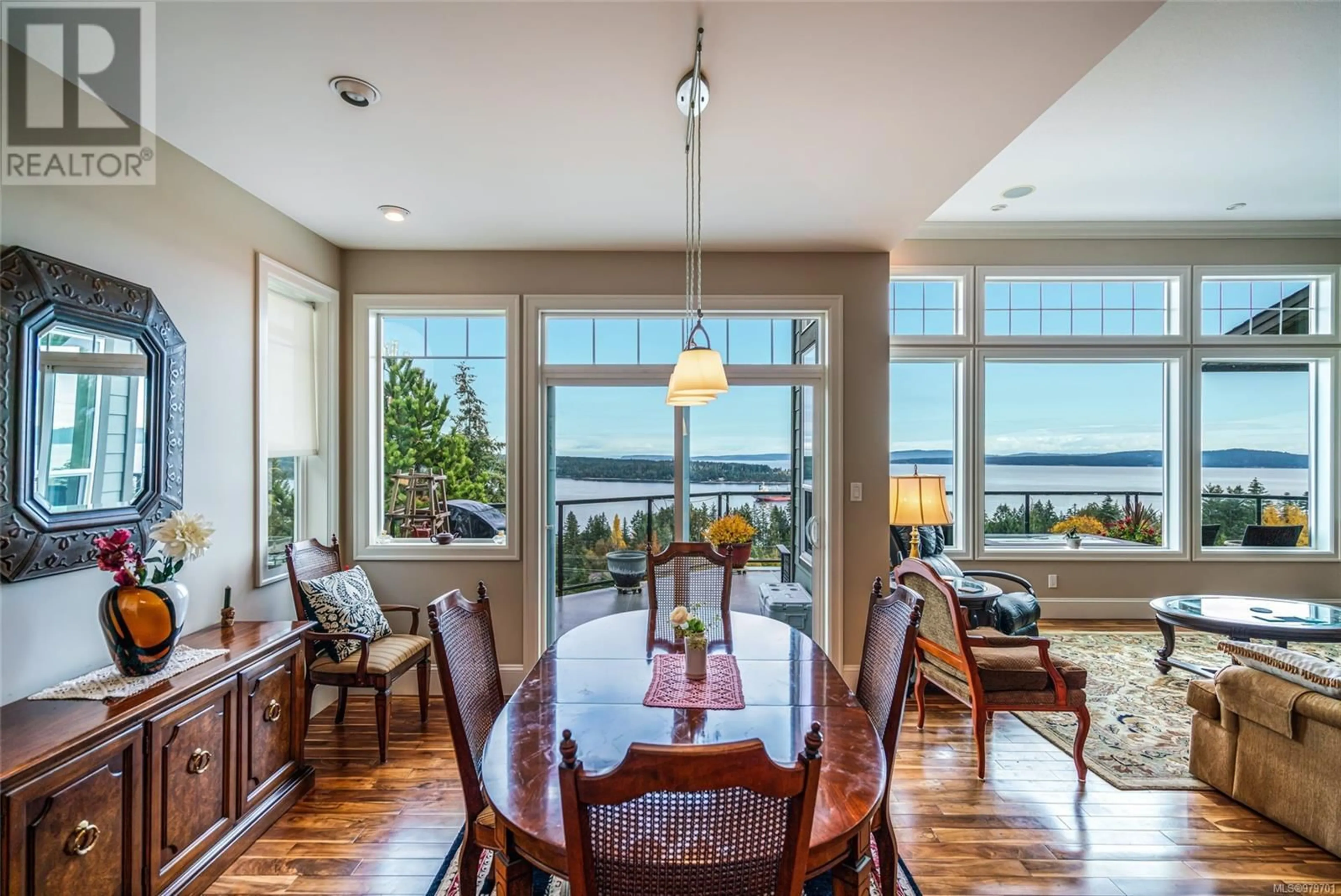 Dining room, wood floors, cottage for 3 626 Farrell Rd, Ladysmith British Columbia V9G0A2