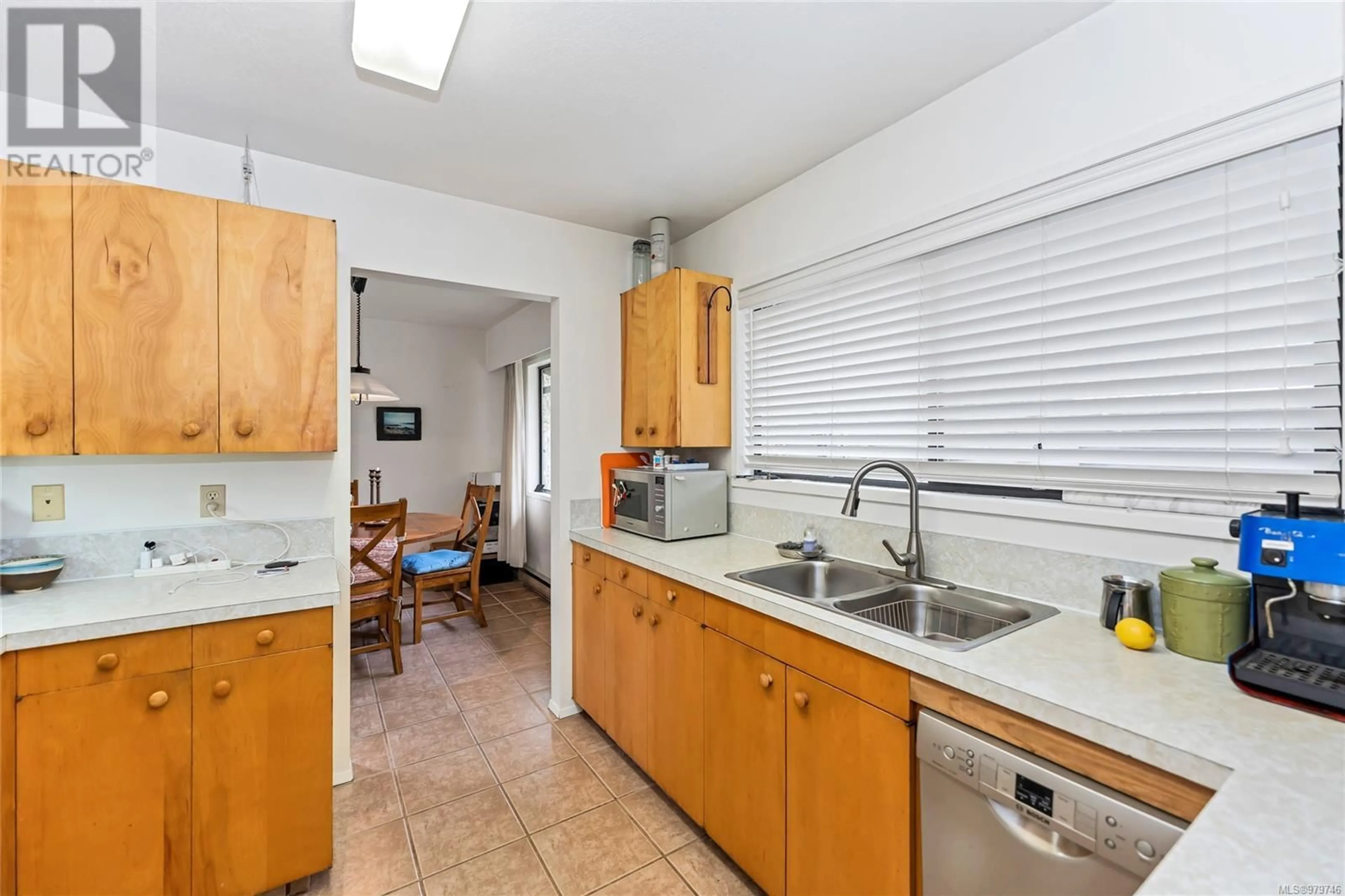 Standard kitchen, unknown for 131 FER DE LANCE ROAD, Salt Spring British Columbia V8K1B1