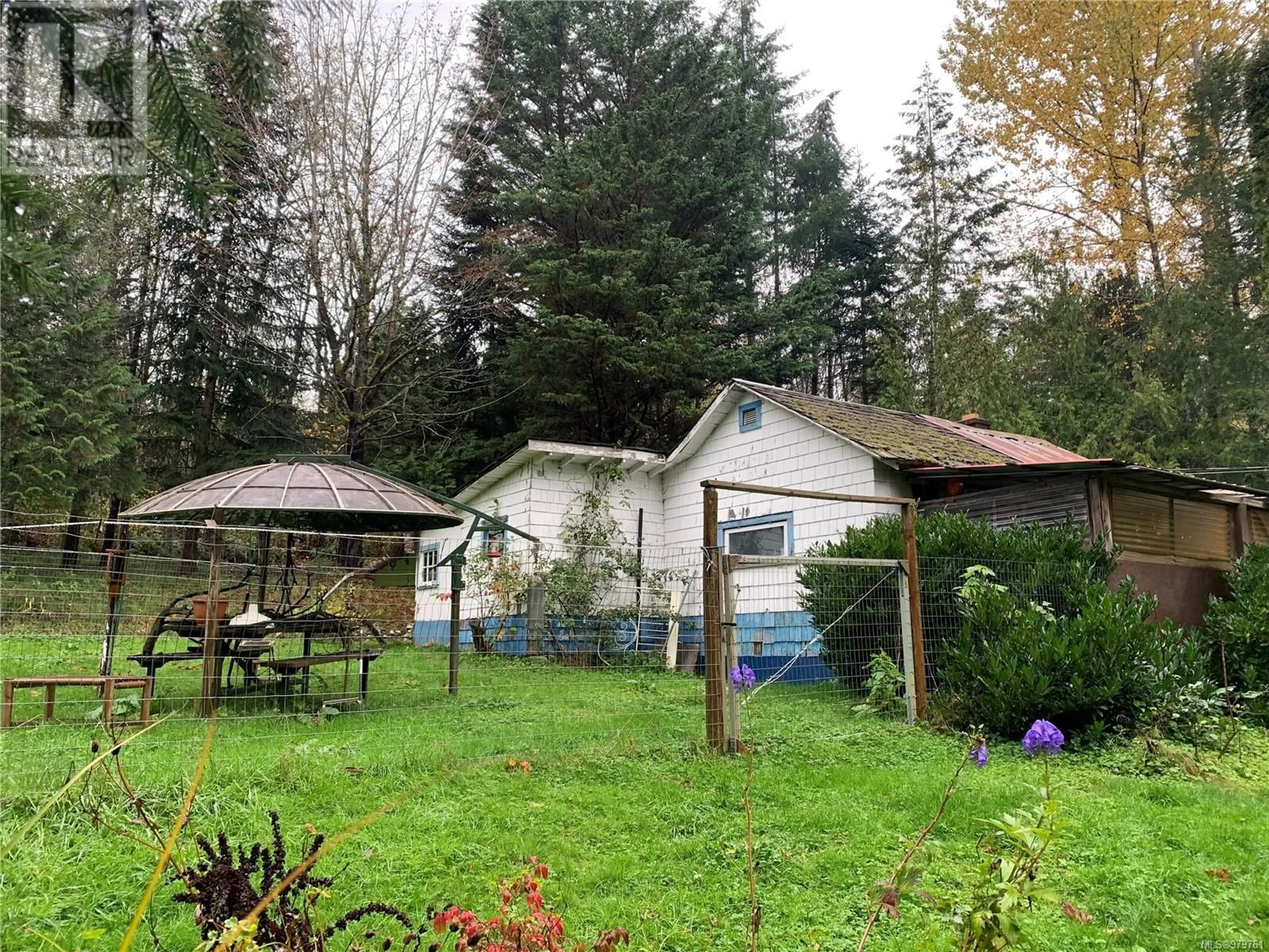 Patio, cottage for 7709 Island Hwy S, Fanny Bay British Columbia V0R1W0