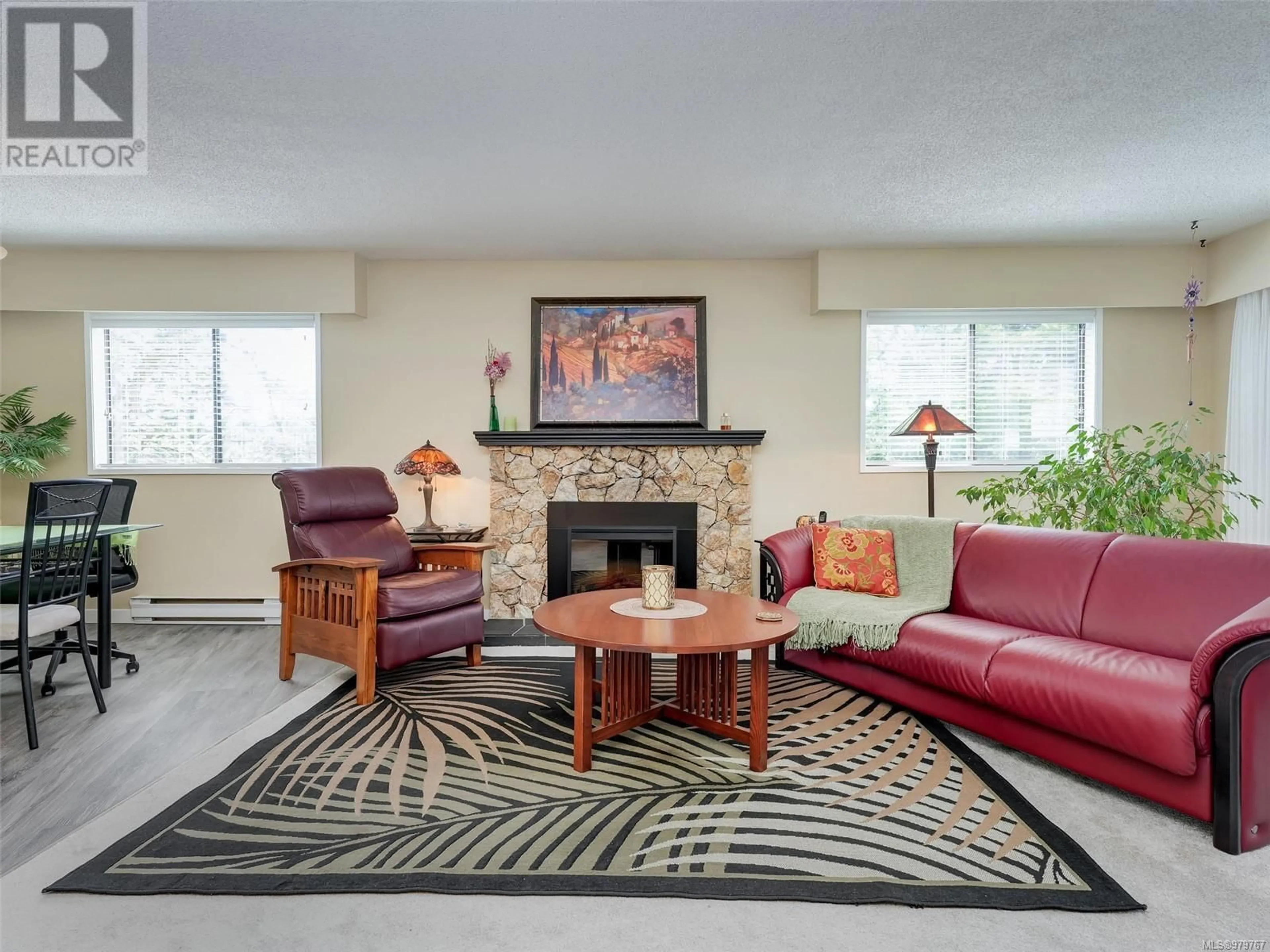 Living room, carpet floors for 24 3958 Cedar Hill Rd, Saanich British Columbia V8N3B8