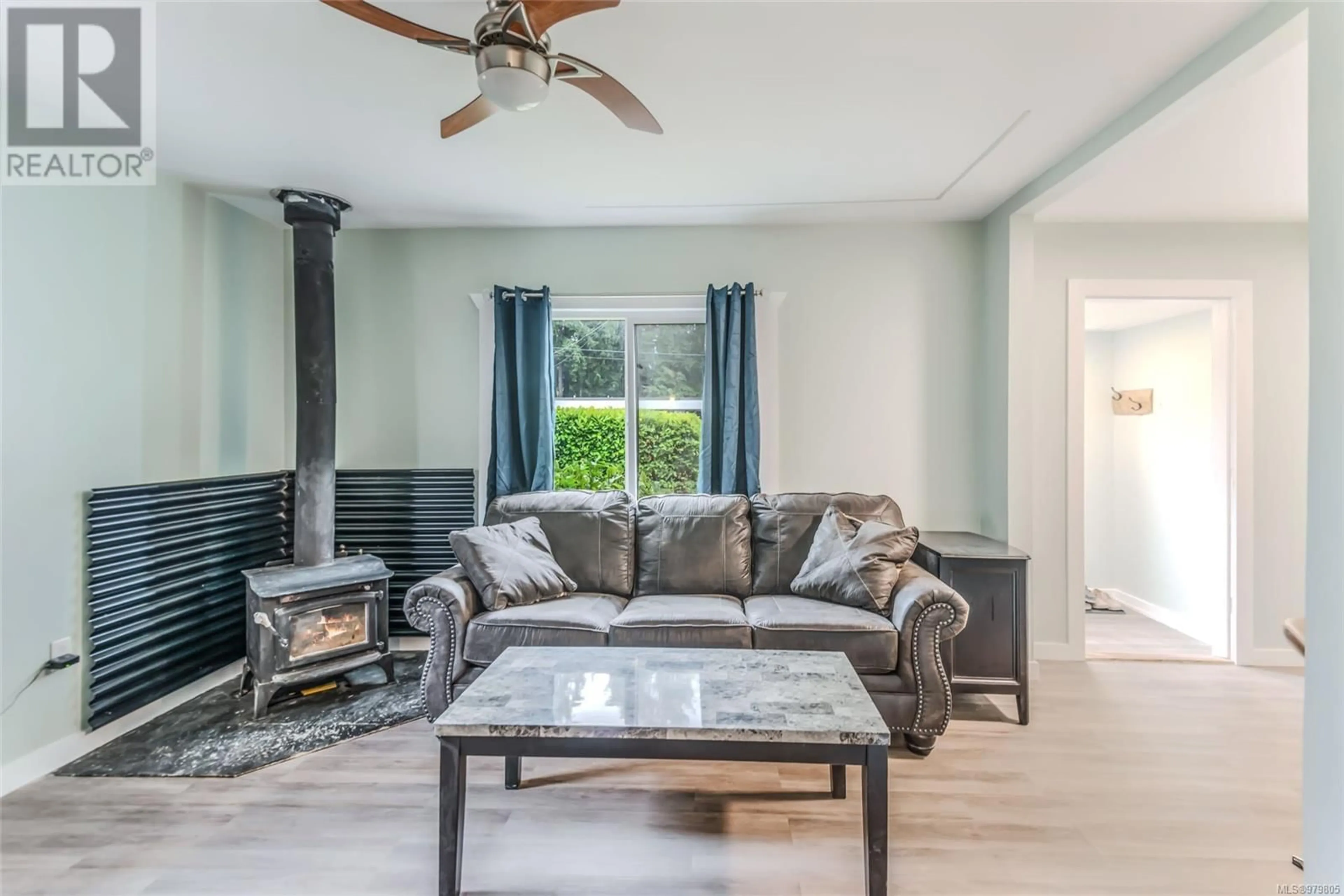 Living room, wood floors for 4917 Montrose St, Port Alberni British Columbia V9Y1M4