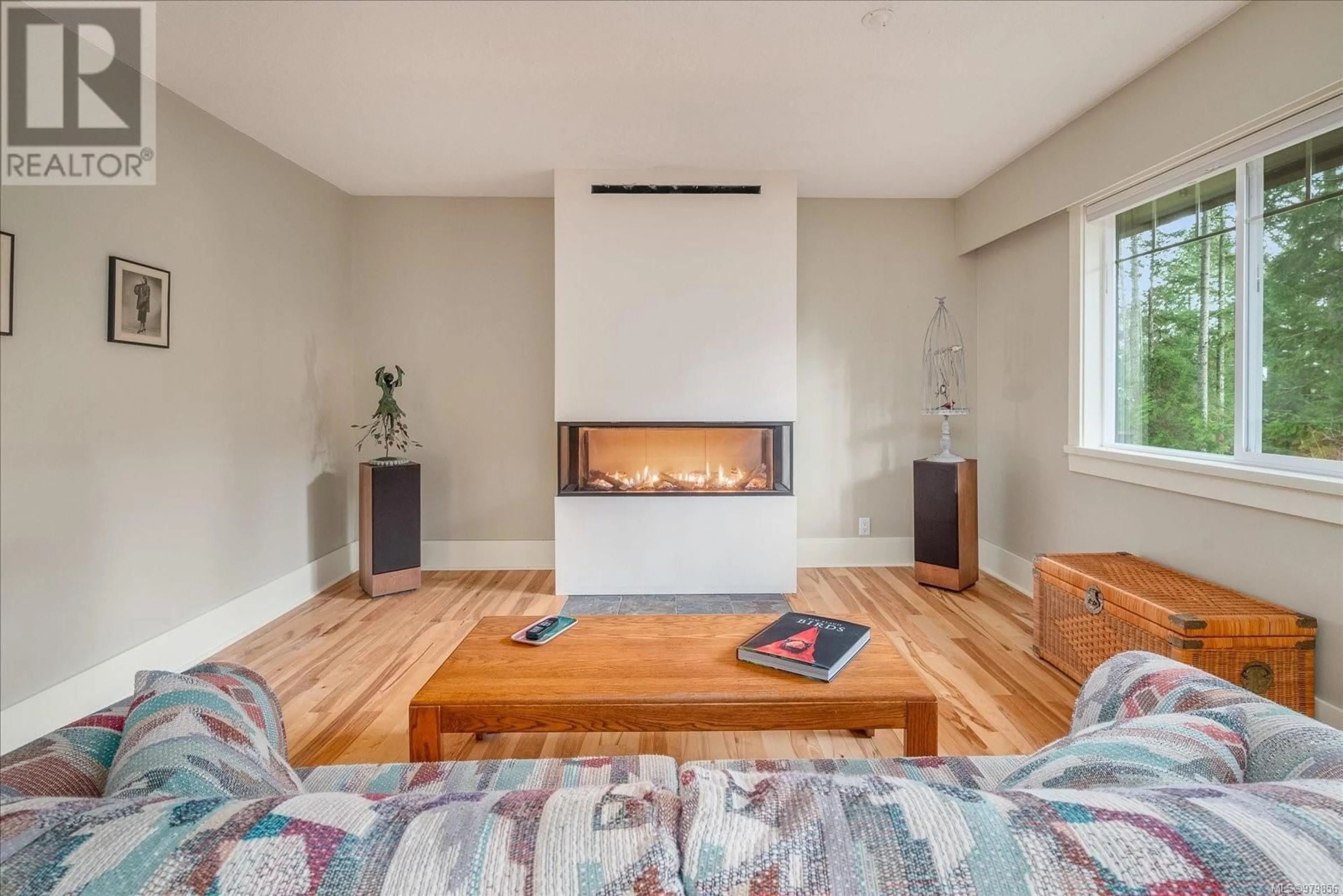 Living room, wood floors for 312 Spruce Ave, Gabriola Island British Columbia V0R1X1