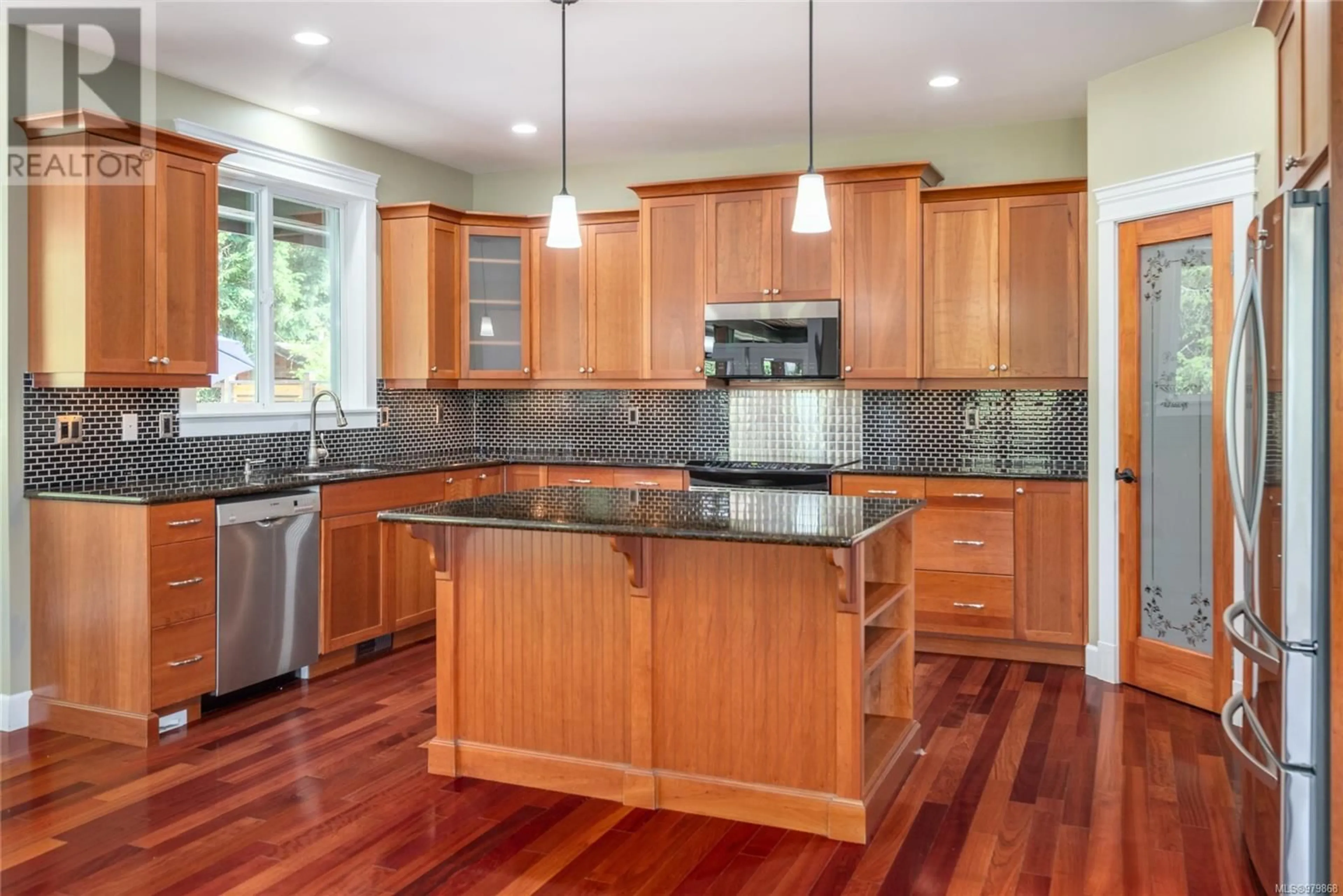 Open concept kitchen for 2175 Honey Wulff Close, Nanoose Bay British Columbia V9P9L6