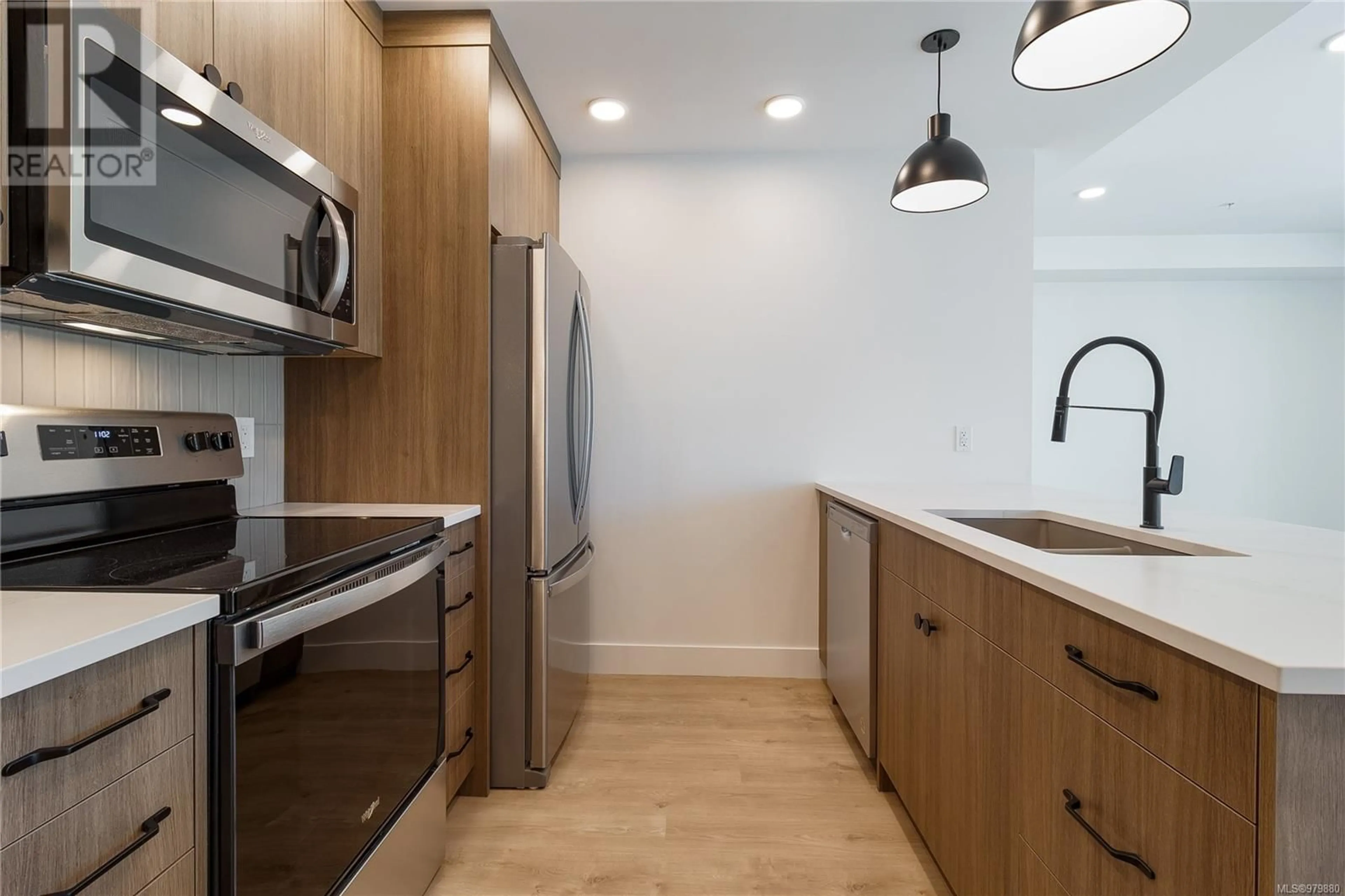 Standard kitchen, unknown for 305 - 201 DOGWOOD DRIVE, Ladysmith British Columbia V9G0C3
