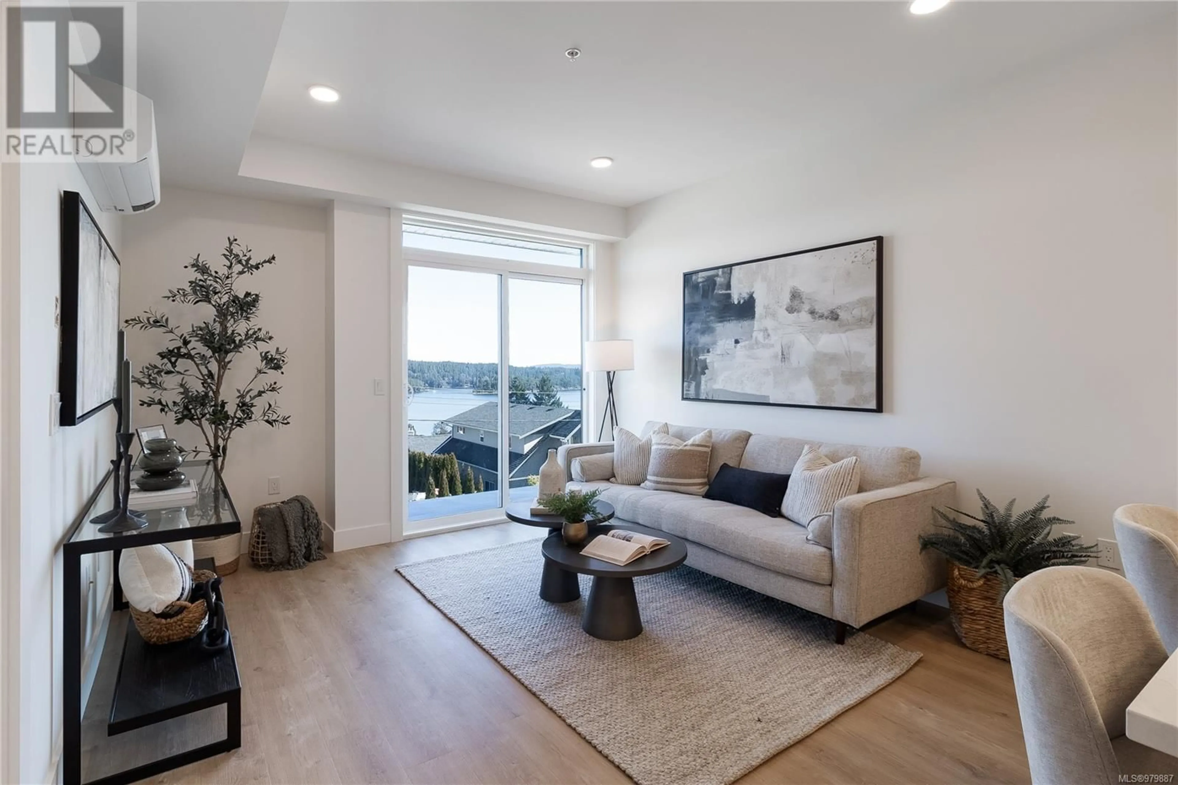 Living room, wood floors for 202 201 Dogwood Dr, Ladysmith British Columbia V9G0C3