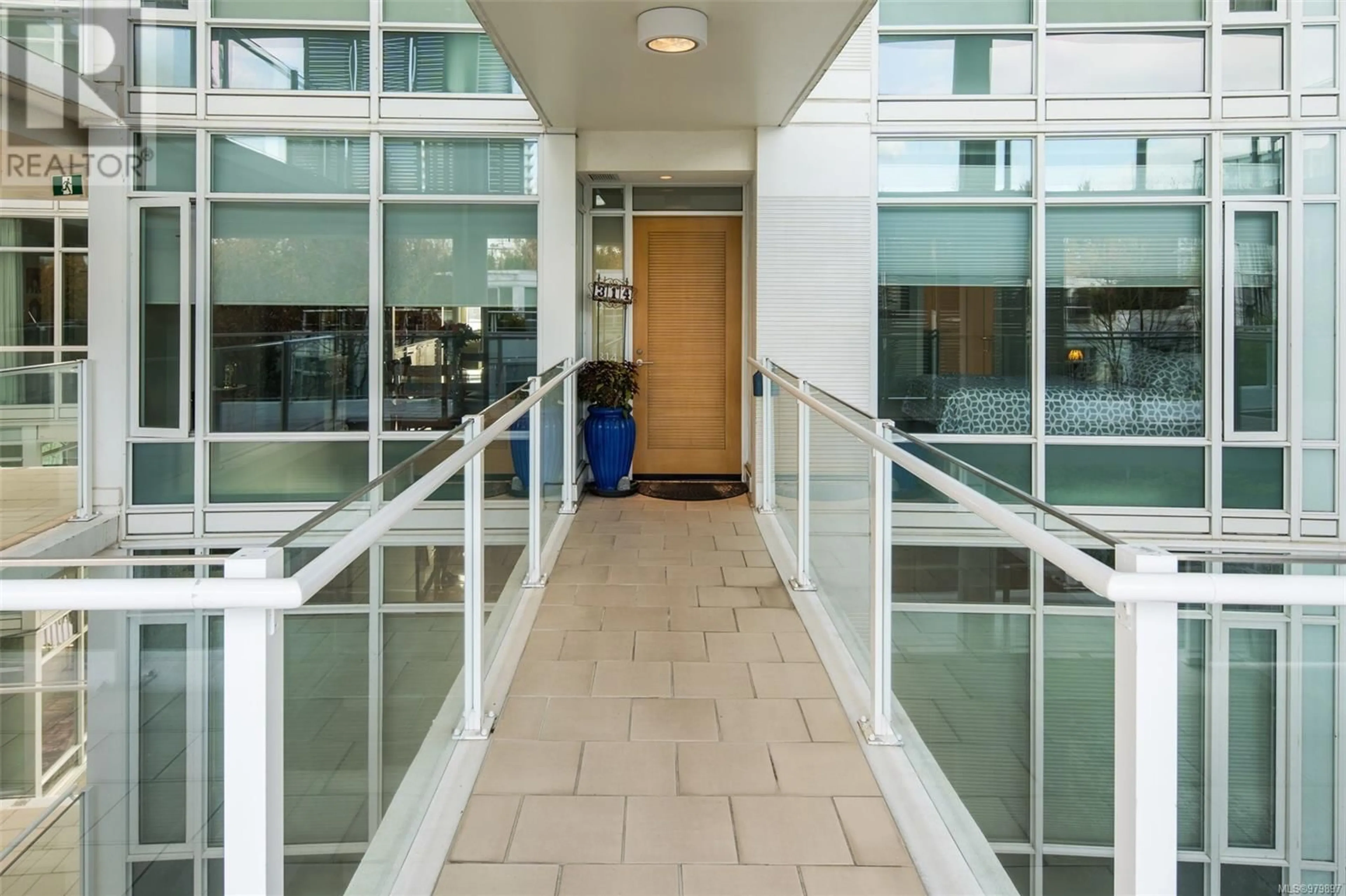 Indoor foyer, ceramic floors for 314 68 Songhees Rd, Victoria British Columbia V9A0A3