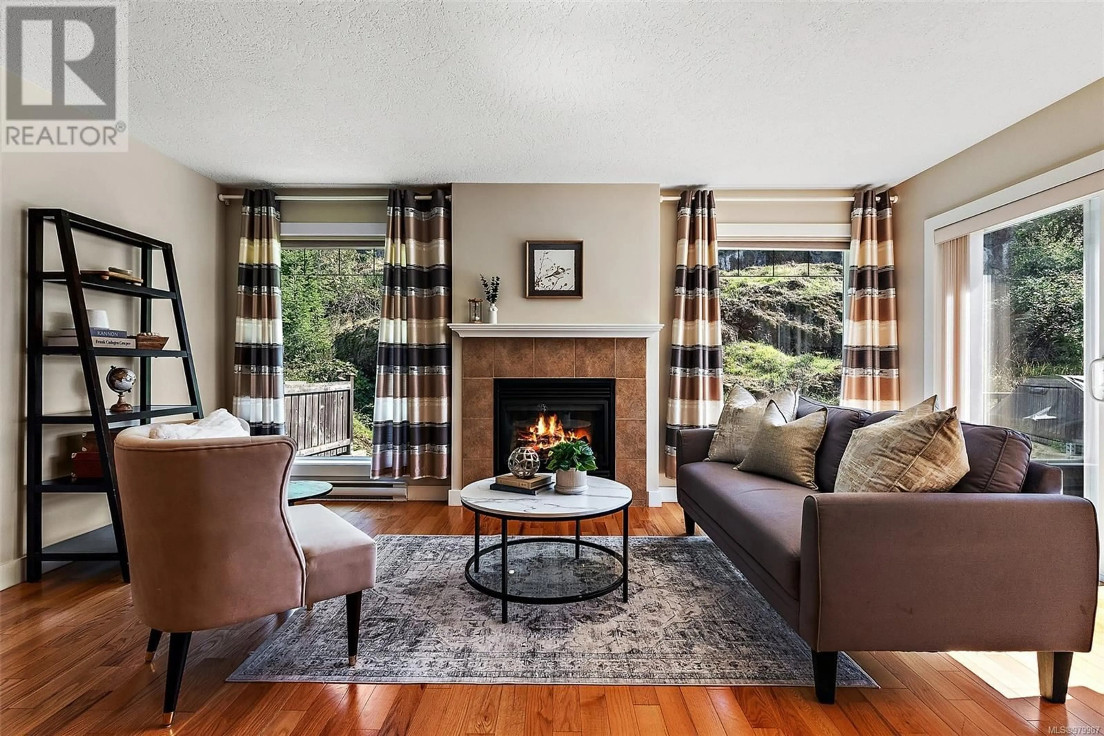 Living room, carpet floors for 3373 Sewell Lane, Colwood British Columbia V9C0C1