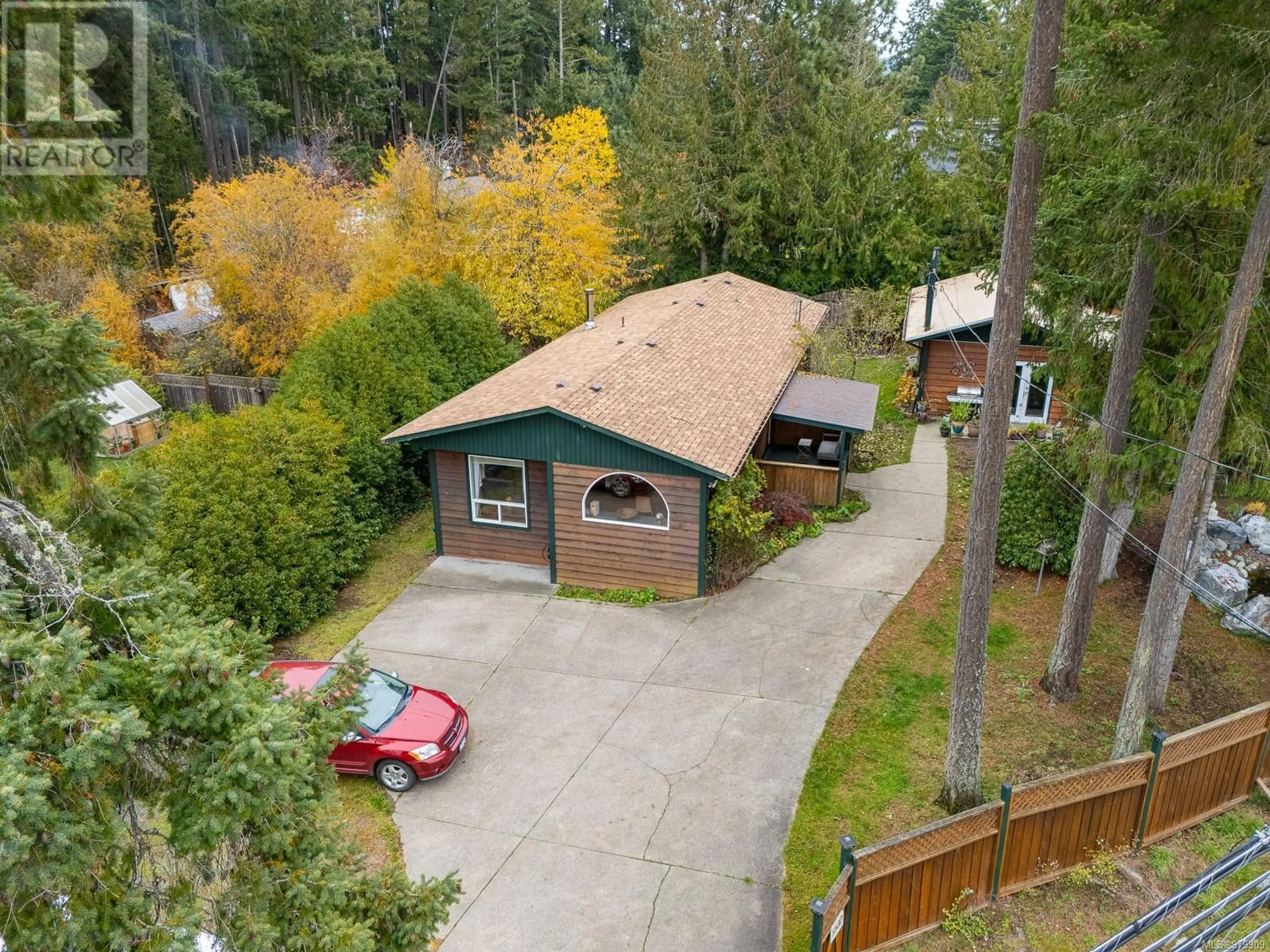 Frontside or backside of a home, cottage for 1607 Cowichan Bay Rd, Cowichan Bay British Columbia V0R1N1