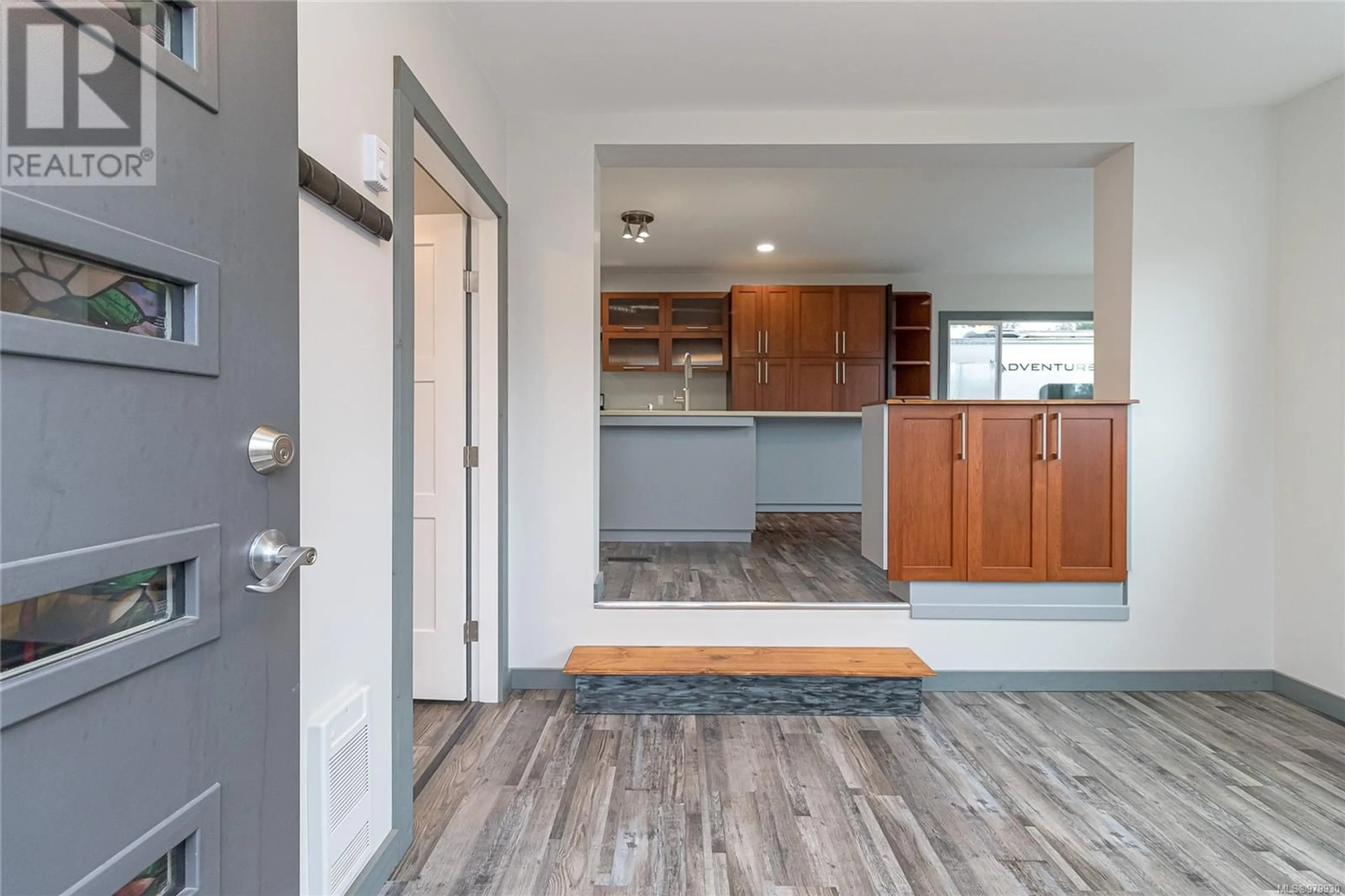 Indoor entryway, wood floors for 111 1753 Cecil St, Crofton British Columbia V0R1R0