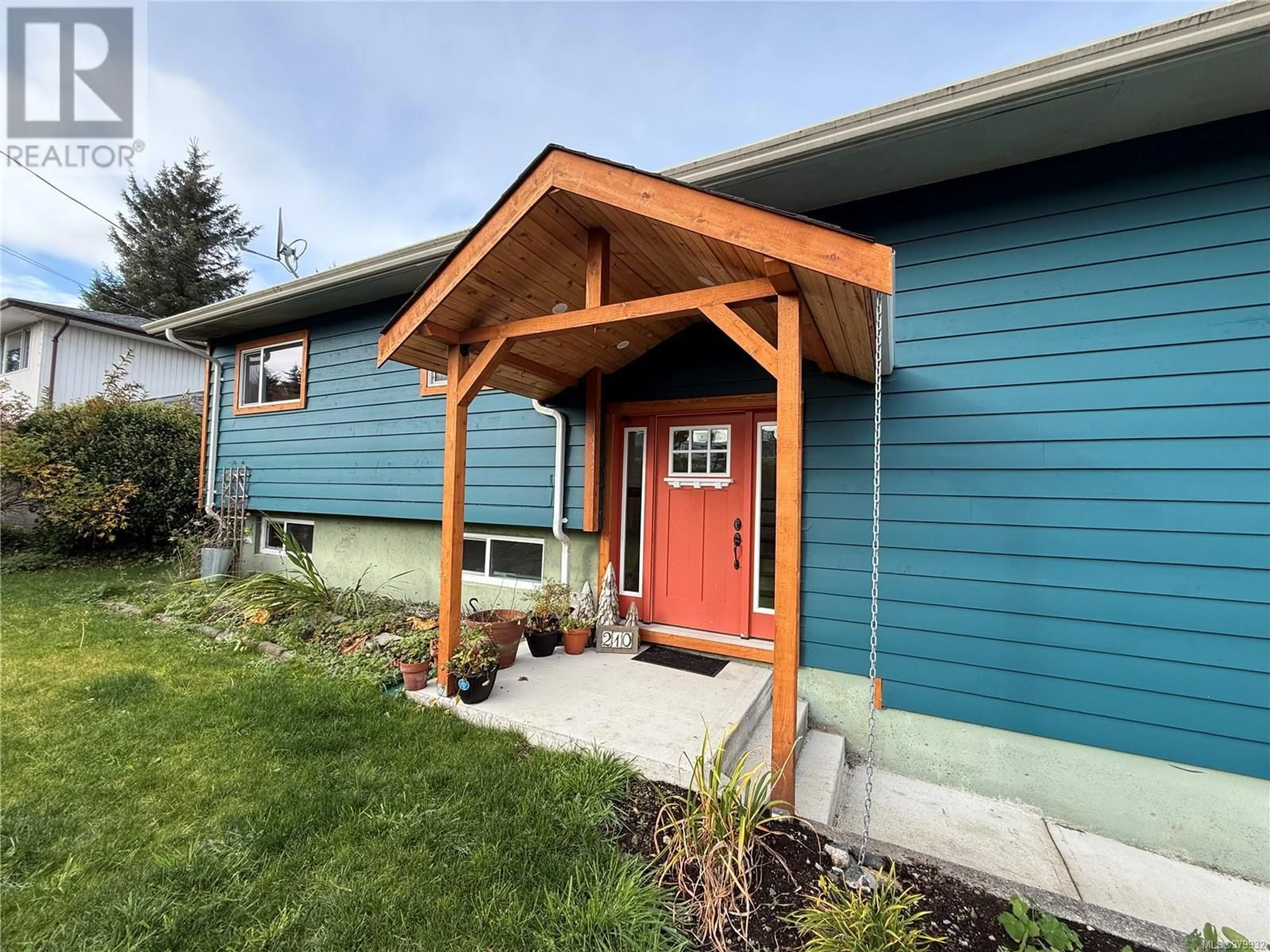 Frontside or backside of a home, cottage for 210 Cypress St, Port McNeill British Columbia V0N2R0