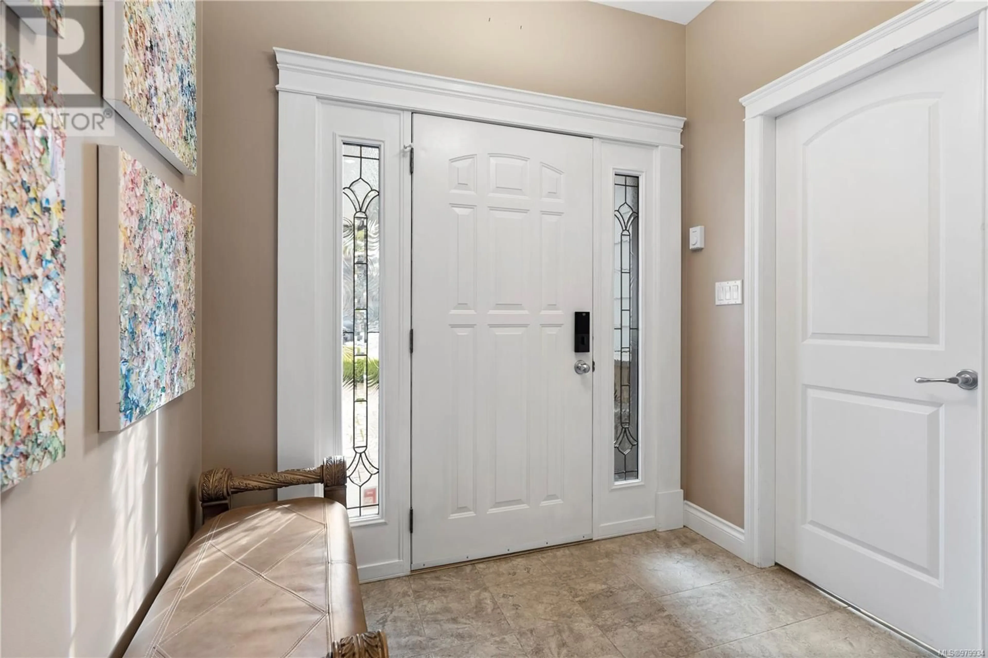 Indoor entryway, wood floors for 3448 Horizon Terr, Langford British Columbia V9C4L5