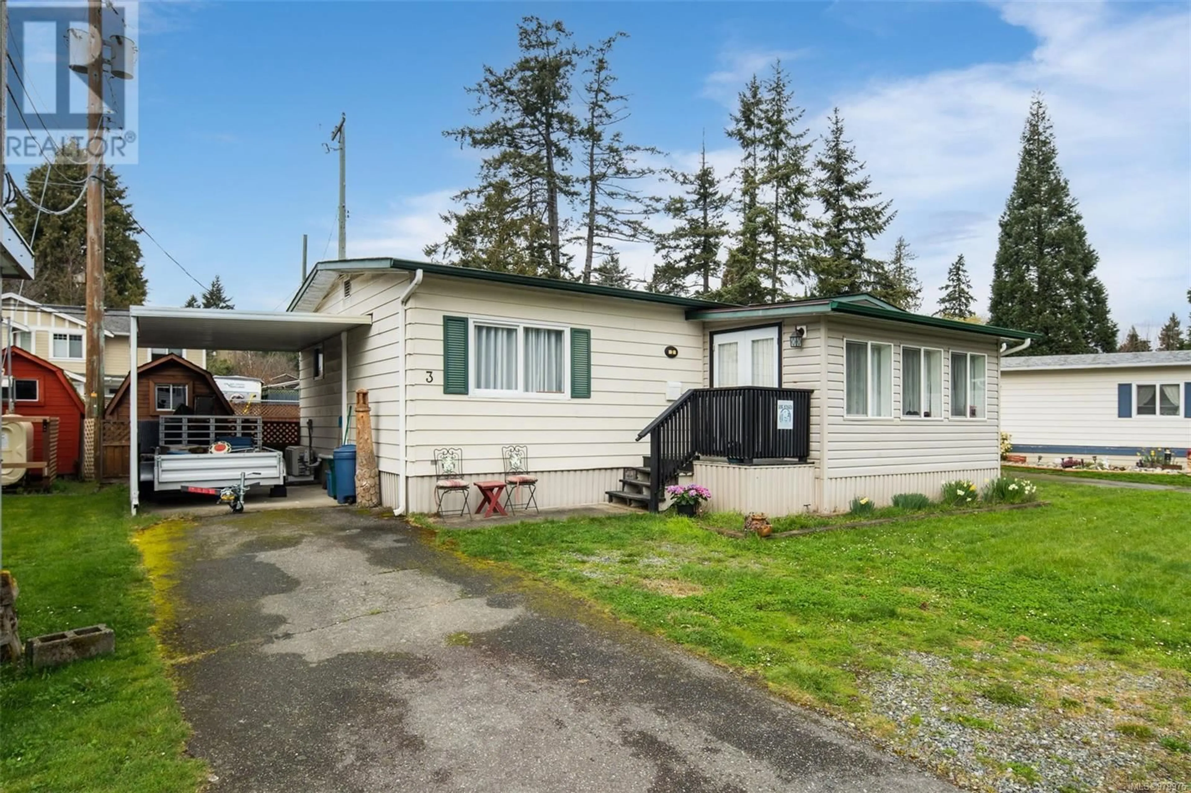 Frontside or backside of a home, cottage for 3 2607 Selwyn Rd, Langford British Columbia V9B3L2