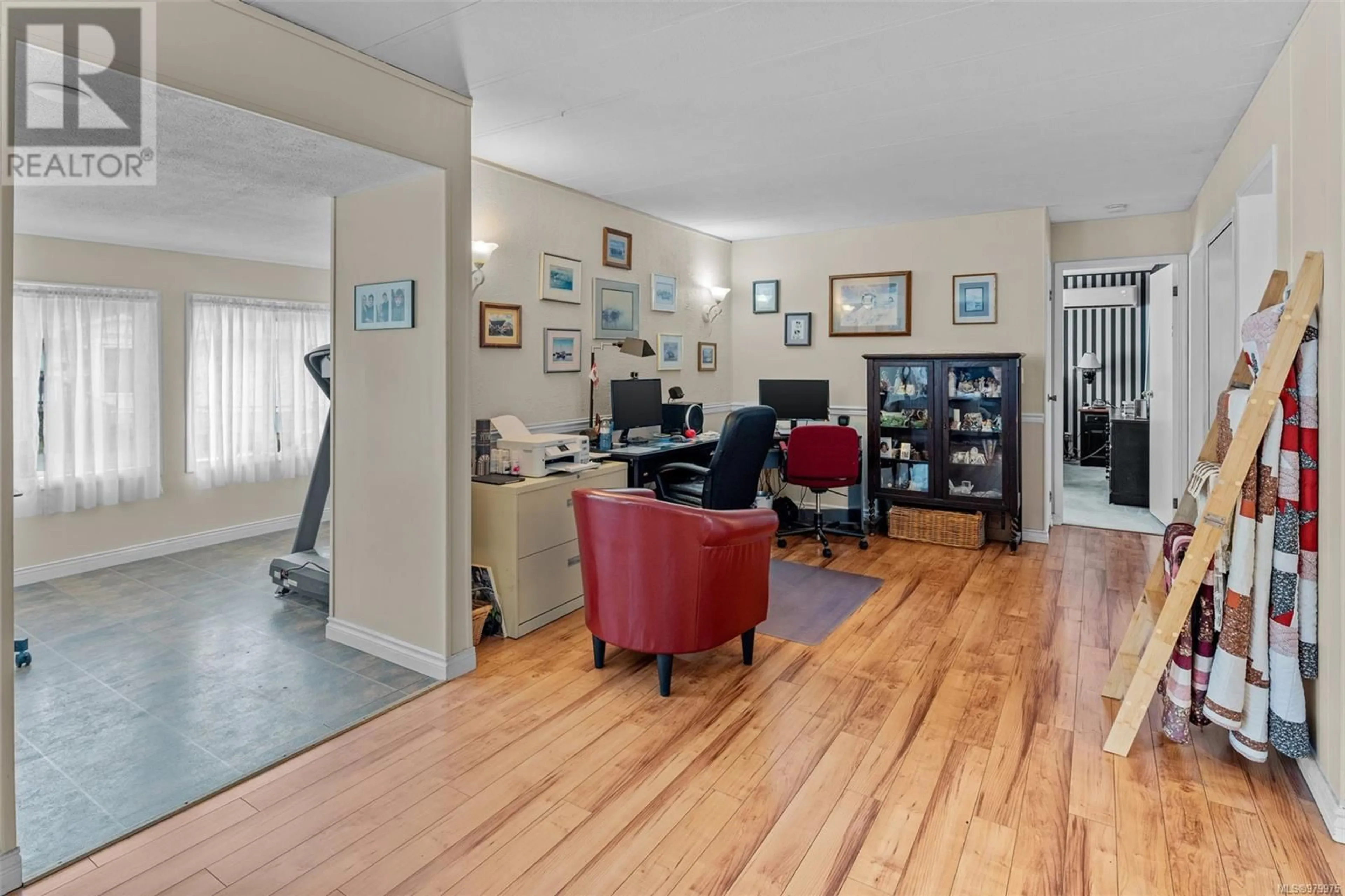 Other indoor space, wood floors for 3 2607 Selwyn Rd, Langford British Columbia V9B3L2