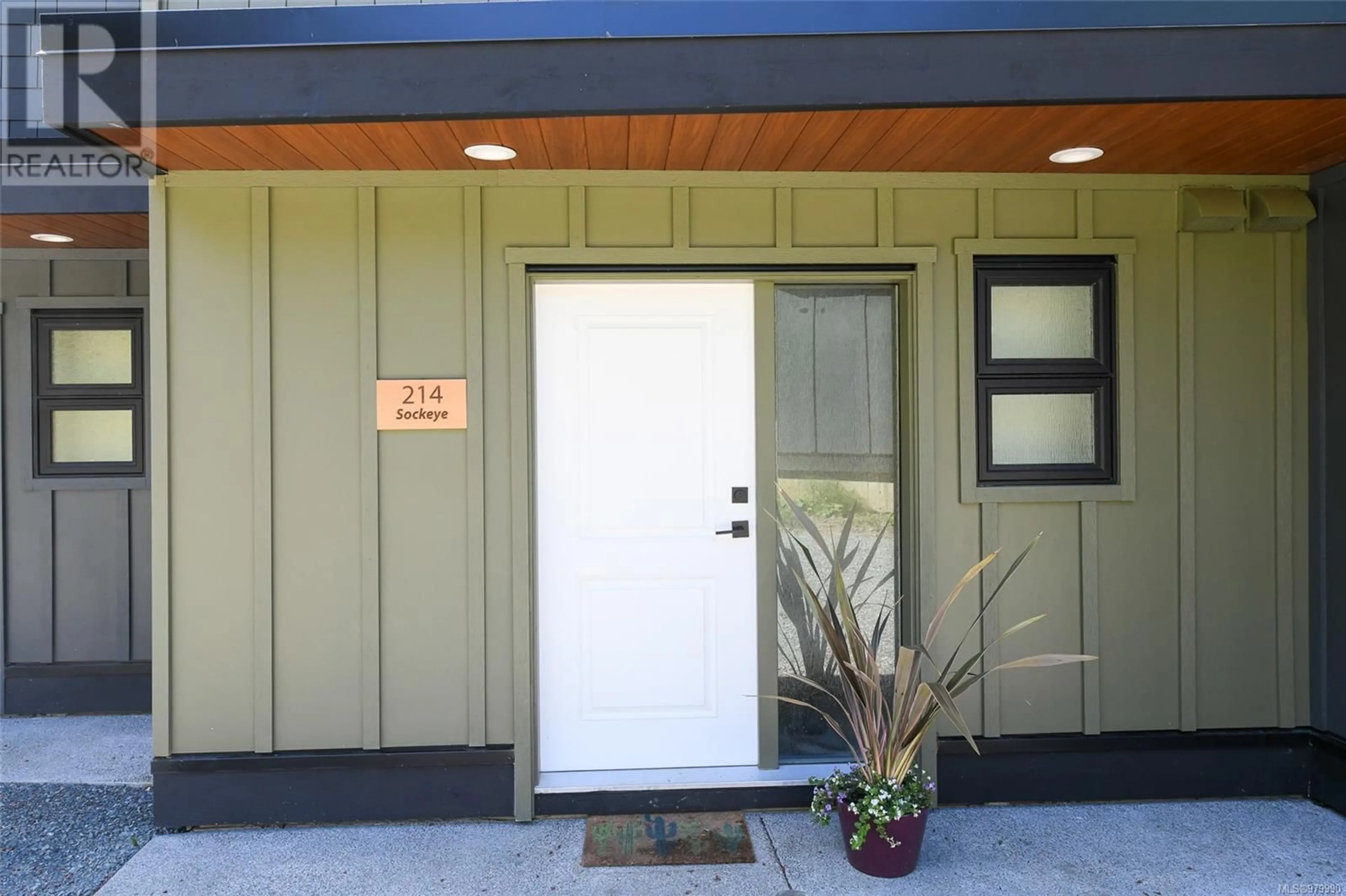 Indoor entryway, wood floors for 213 4305 Shingle Spit Rd, Hornby Island British Columbia V0R1Z0