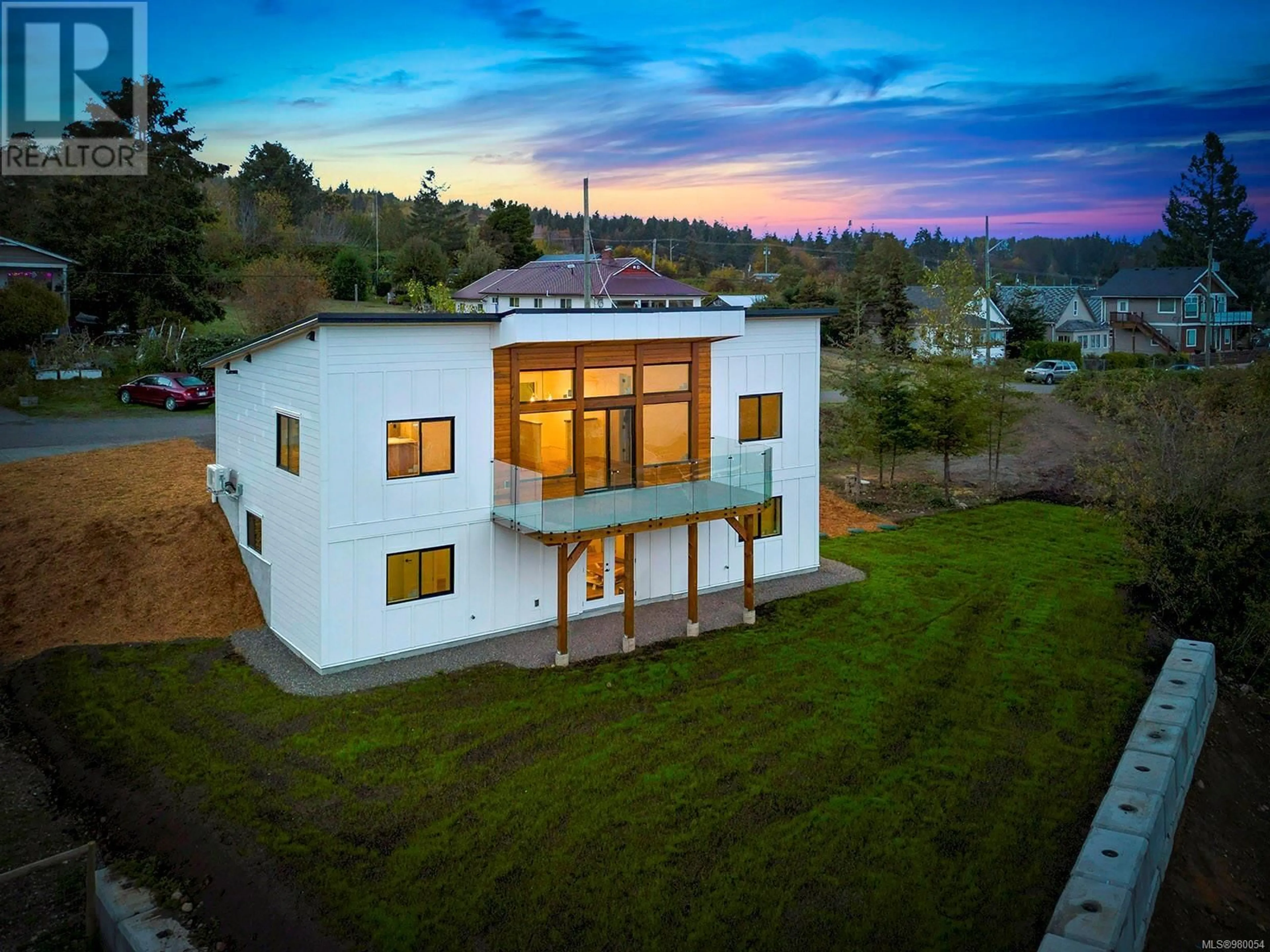 Frontside or backside of a home, cottage for 5622 1st St, Union Bay British Columbia V0R3B0