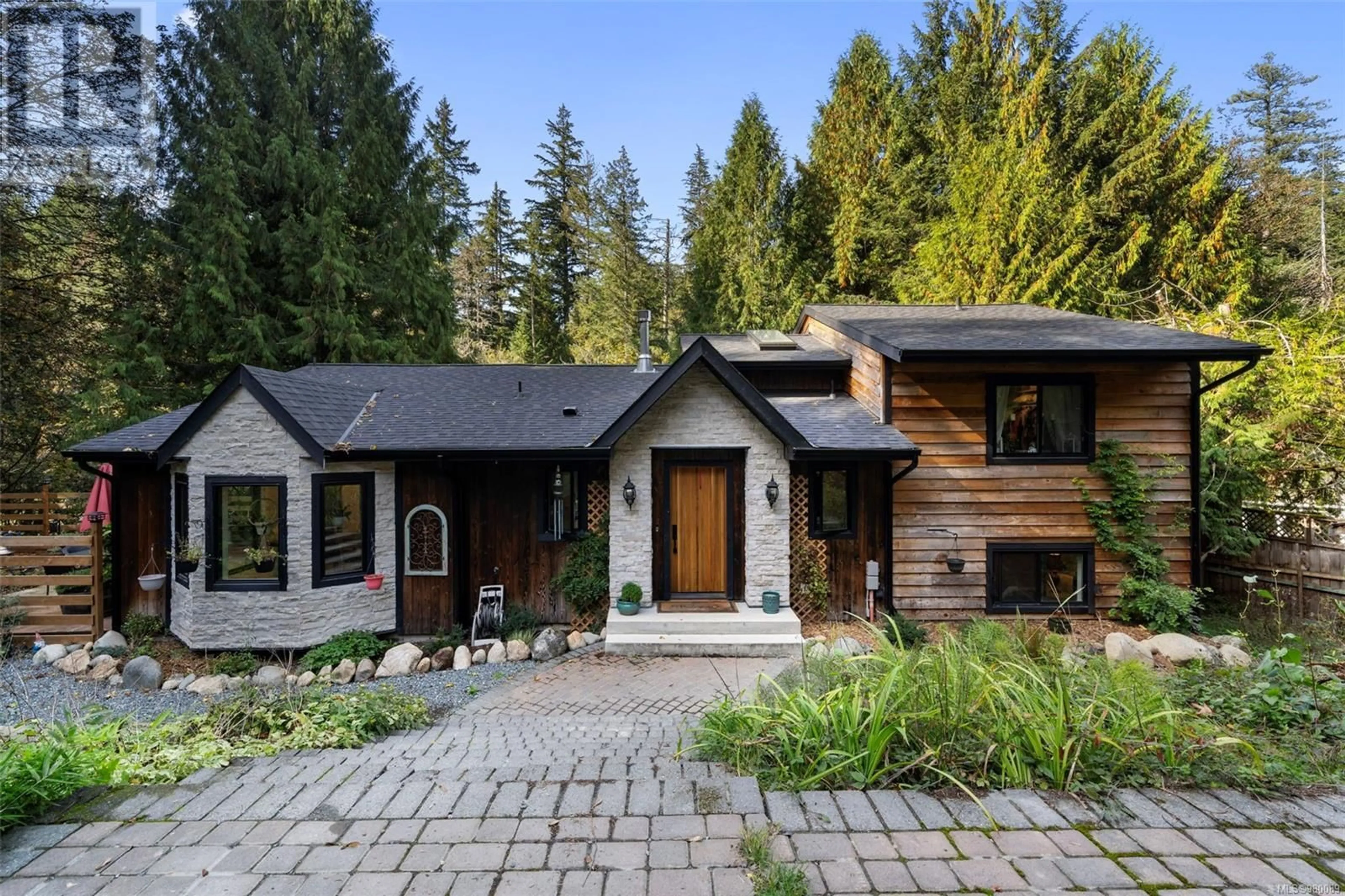 Home with brick exterior material for 3006 Glen Eagles Rd, Shawnigan Lake British Columbia V0R2W1