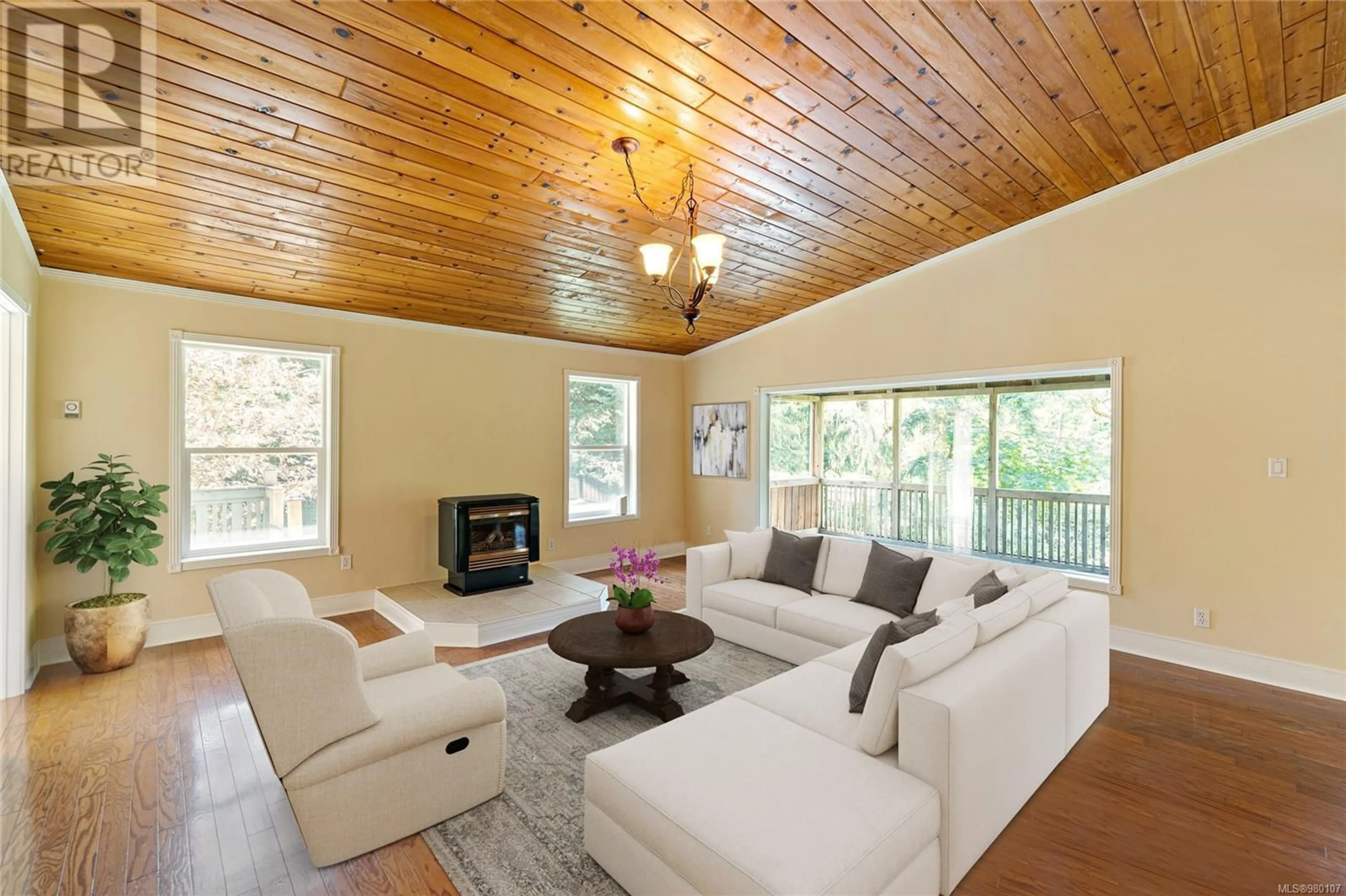 Living room, wood floors for 190 Rosislos Blvd, Gabriola Island British Columbia V0R1X1