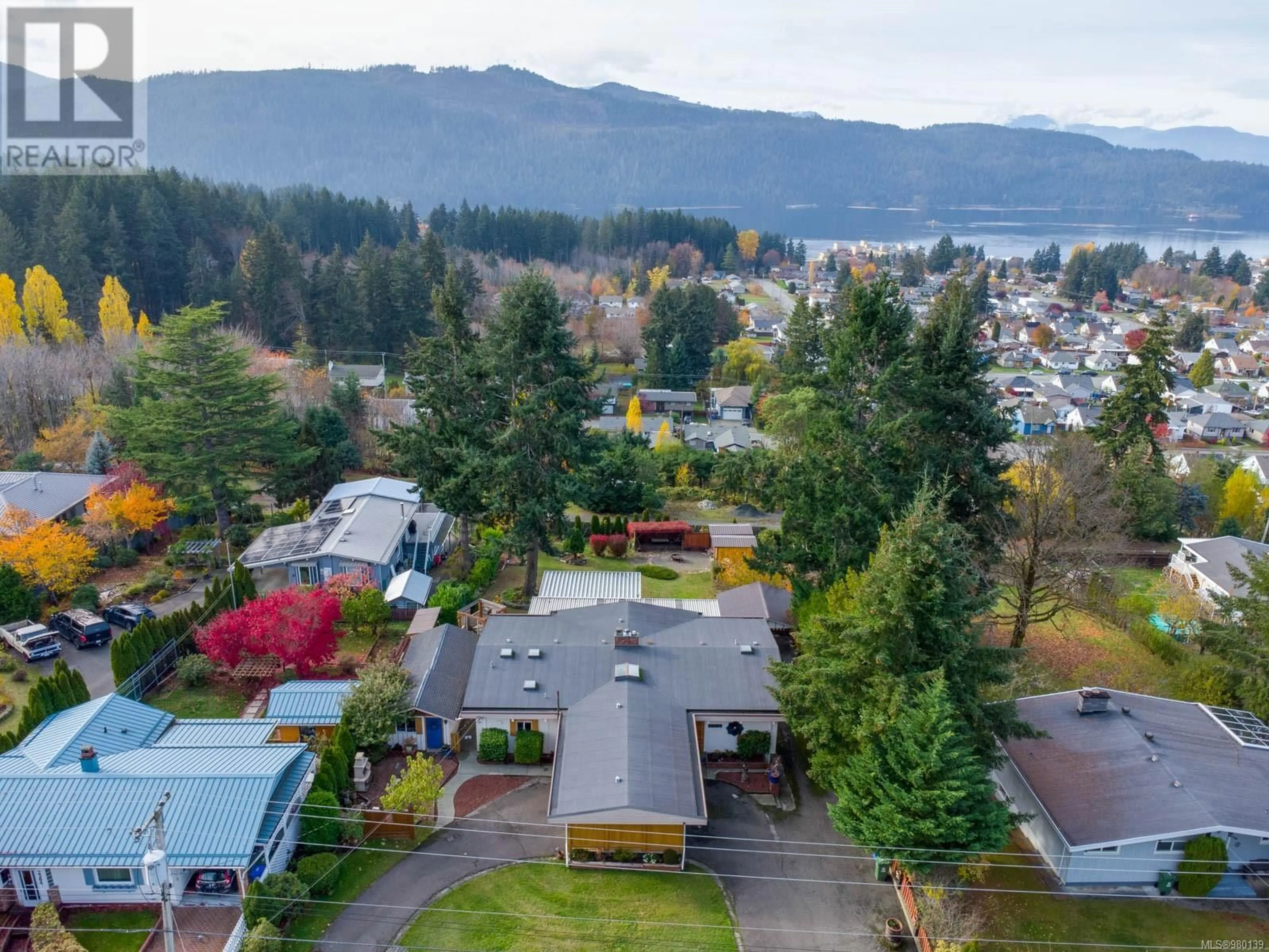 A pic from outside/outdoor area/front of a property/back of a property/a pic from drone, mountain view for 2374 ANDERSON AVENUE, Port Alberni British Columbia V9Y2W6