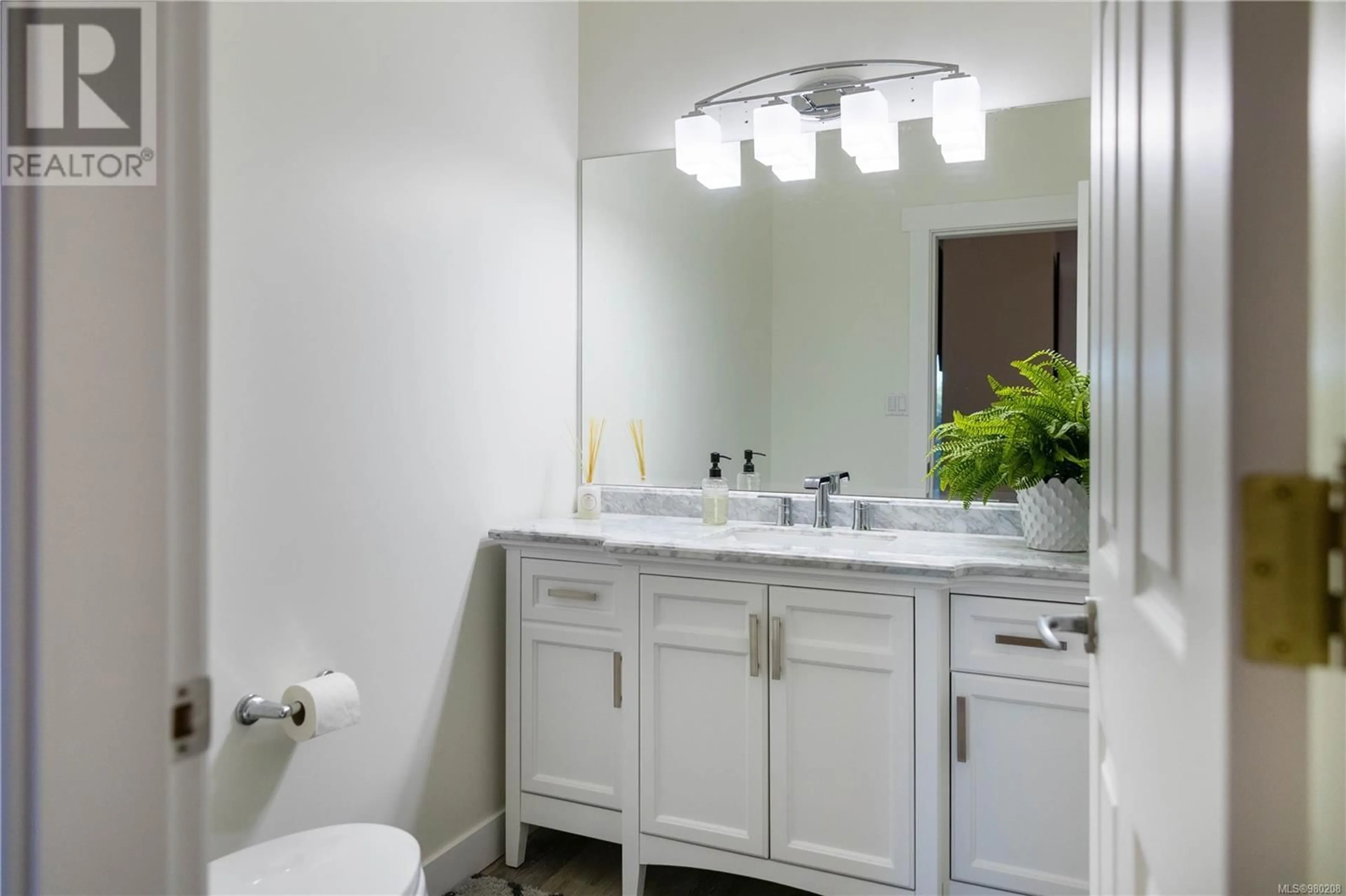 Standard bathroom, ceramic/tile floor for 740 WINDOVER TERRACE, Metchosin British Columbia V9C4G4