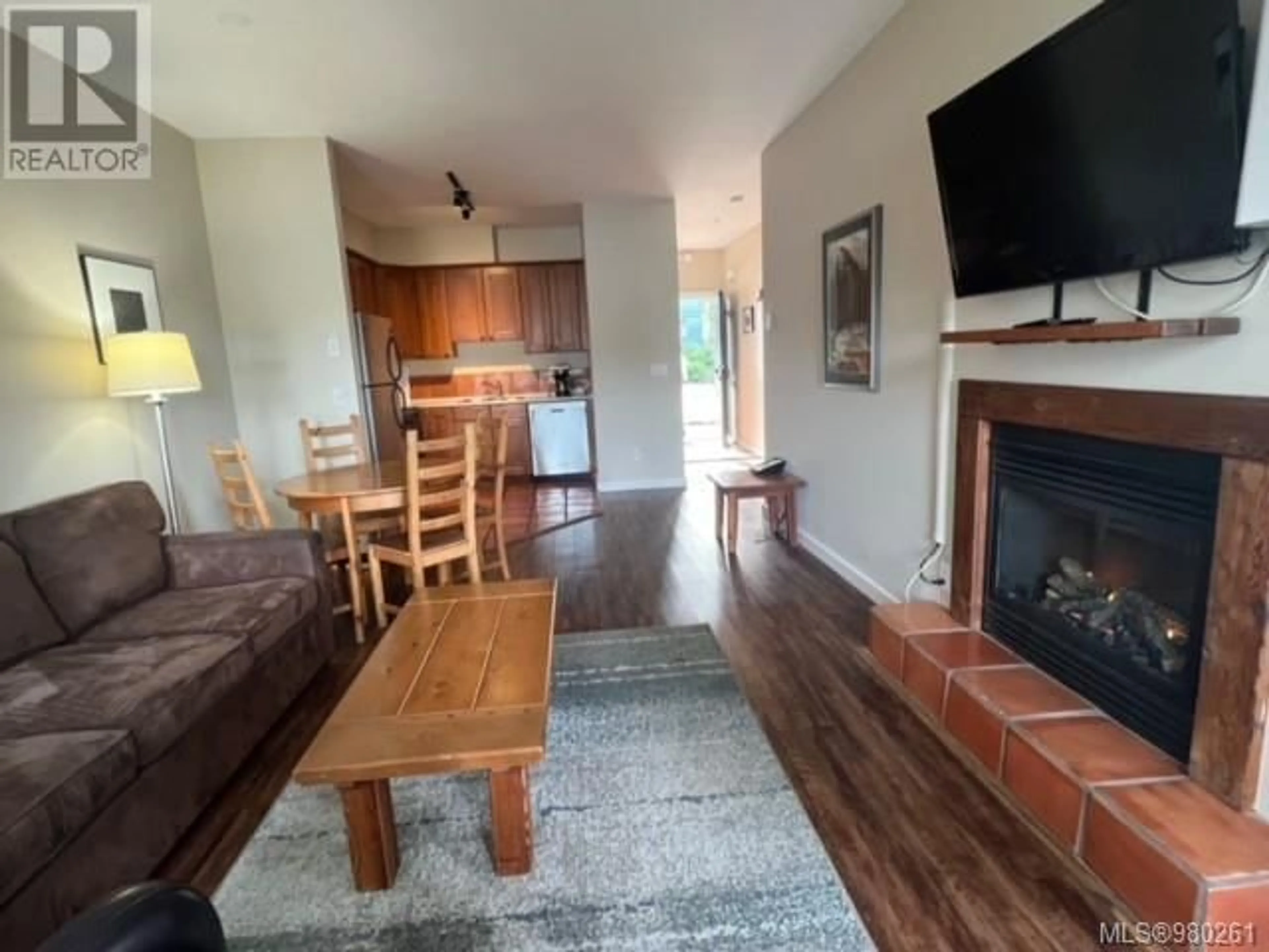 Living room, wood floors for 602 1971 Harbour Dr, Ucluelet British Columbia V0R3A0