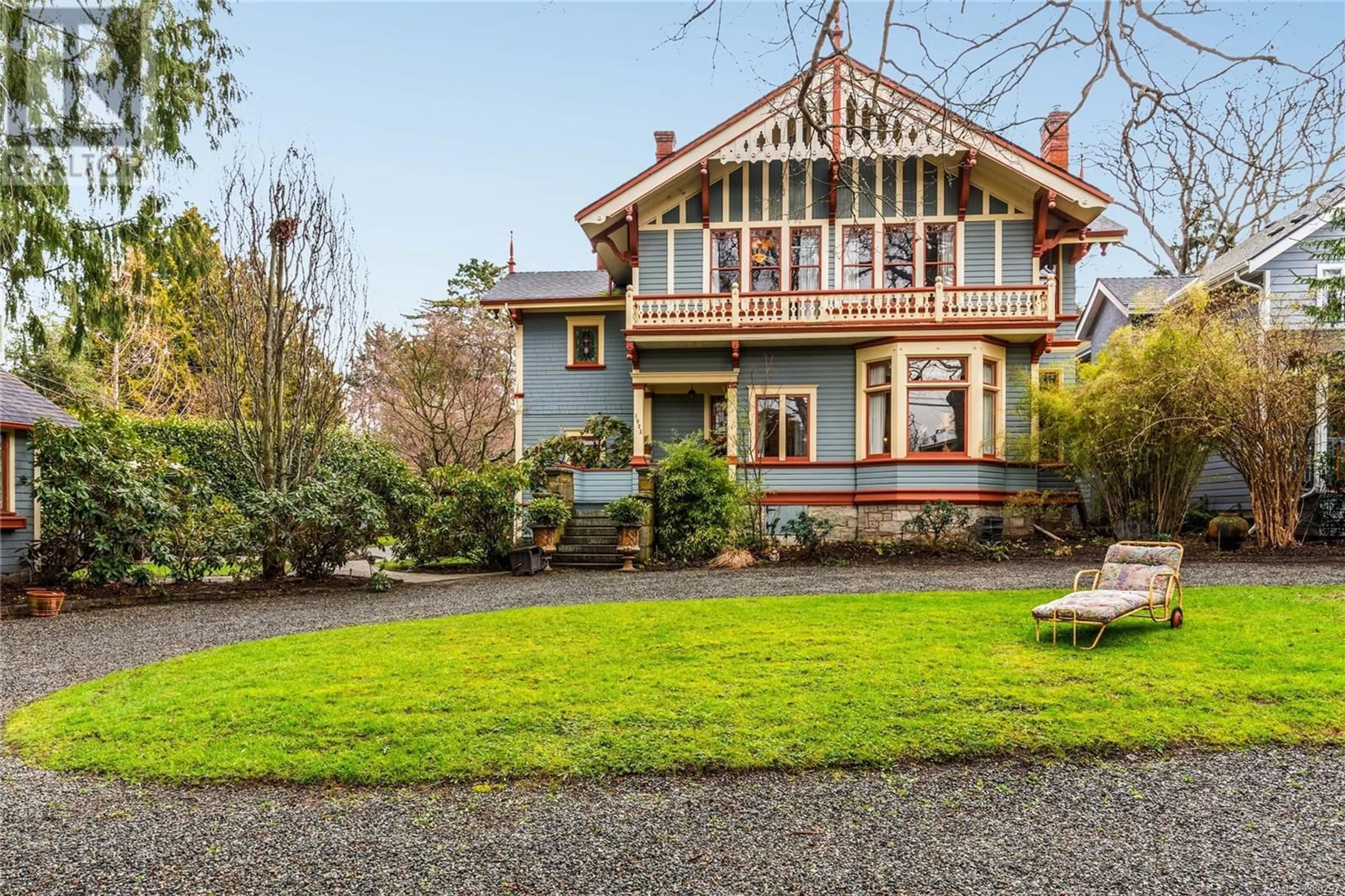 Frontside or backside of a home, cottage for 1023 St. Charles St, Victoria British Columbia V8S3P8