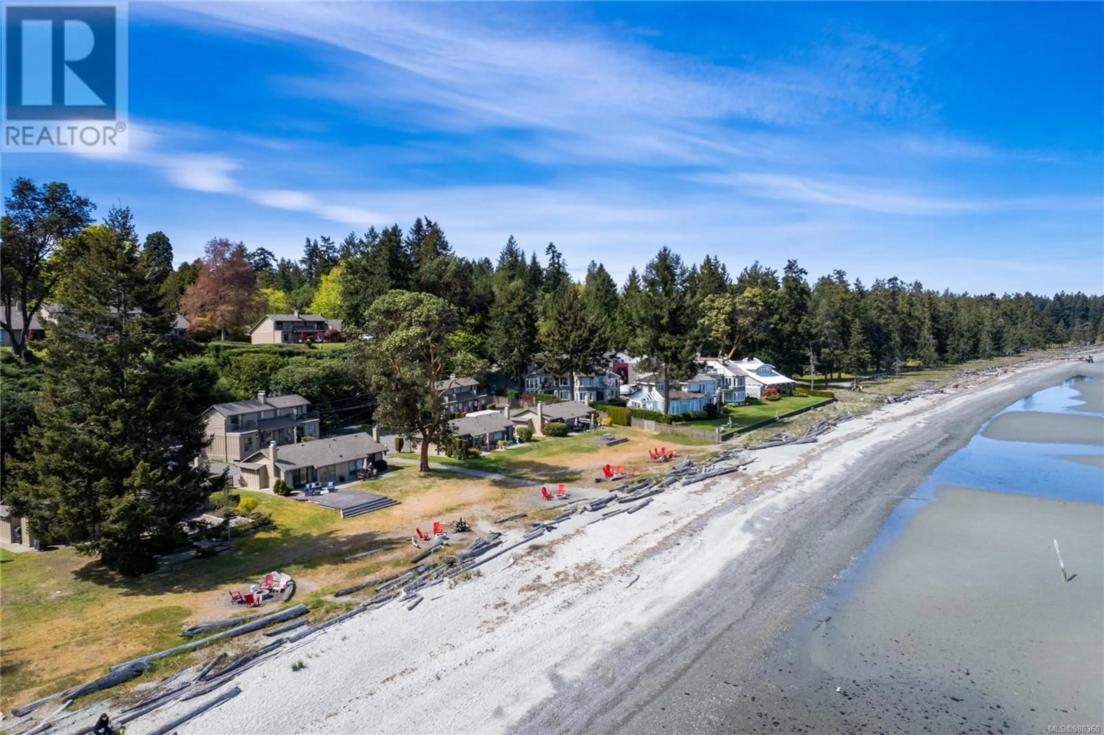 A pic from outside/outdoor area/front of a property/back of a property/a pic from drone, water/lake/river/ocean view for 6 1051 Resort Dr, Parksville British Columbia V9P2E4