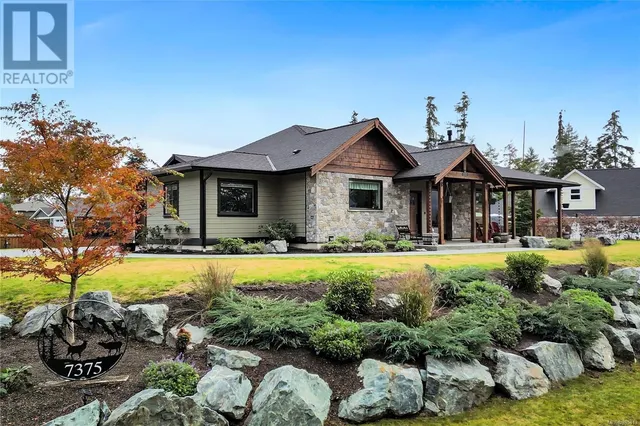 7375 Lakefront Dr, Lake Cowichan 2