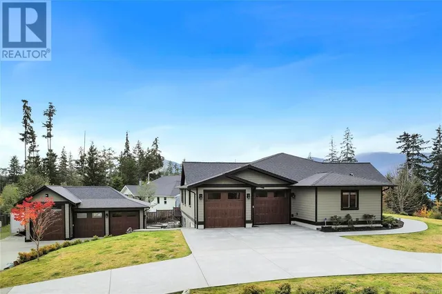 7375 Lakefront Dr, Lake Cowichan 3