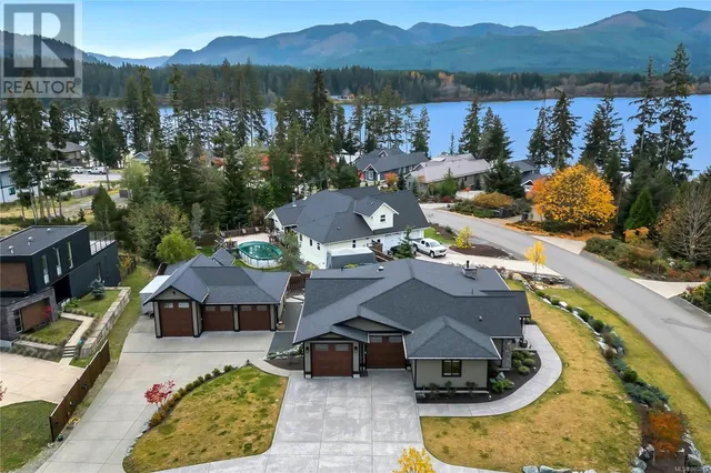 7375 Lakefront Dr, Lake Cowichan 5