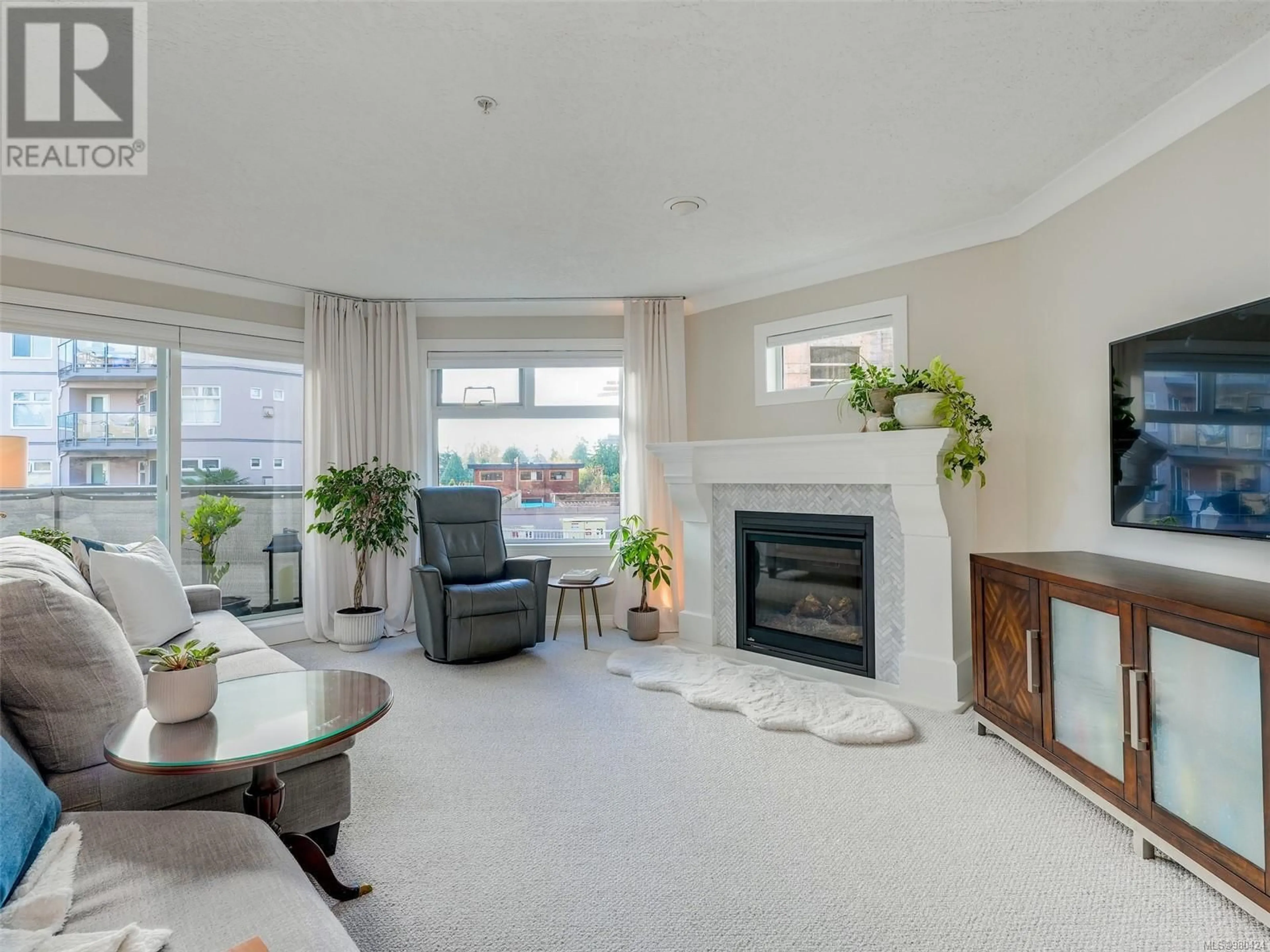 Living room, wood floors for 212 1085 Tillicum Rd, Esquimalt British Columbia V9A7M3