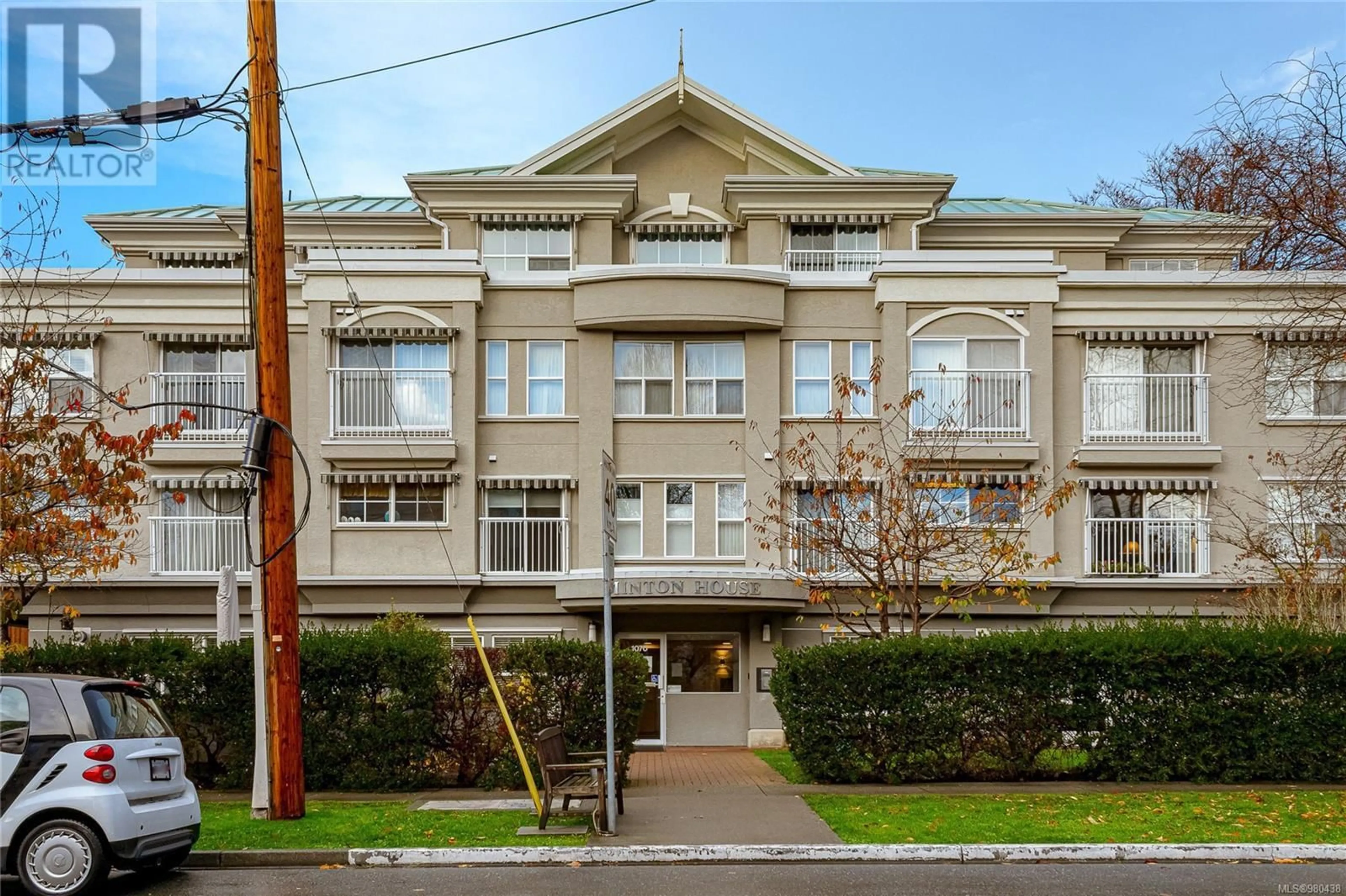 A pic from exterior of the house or condo, the front or back of building for 307 1070 Southgate St, Victoria British Columbia V8V2Z2