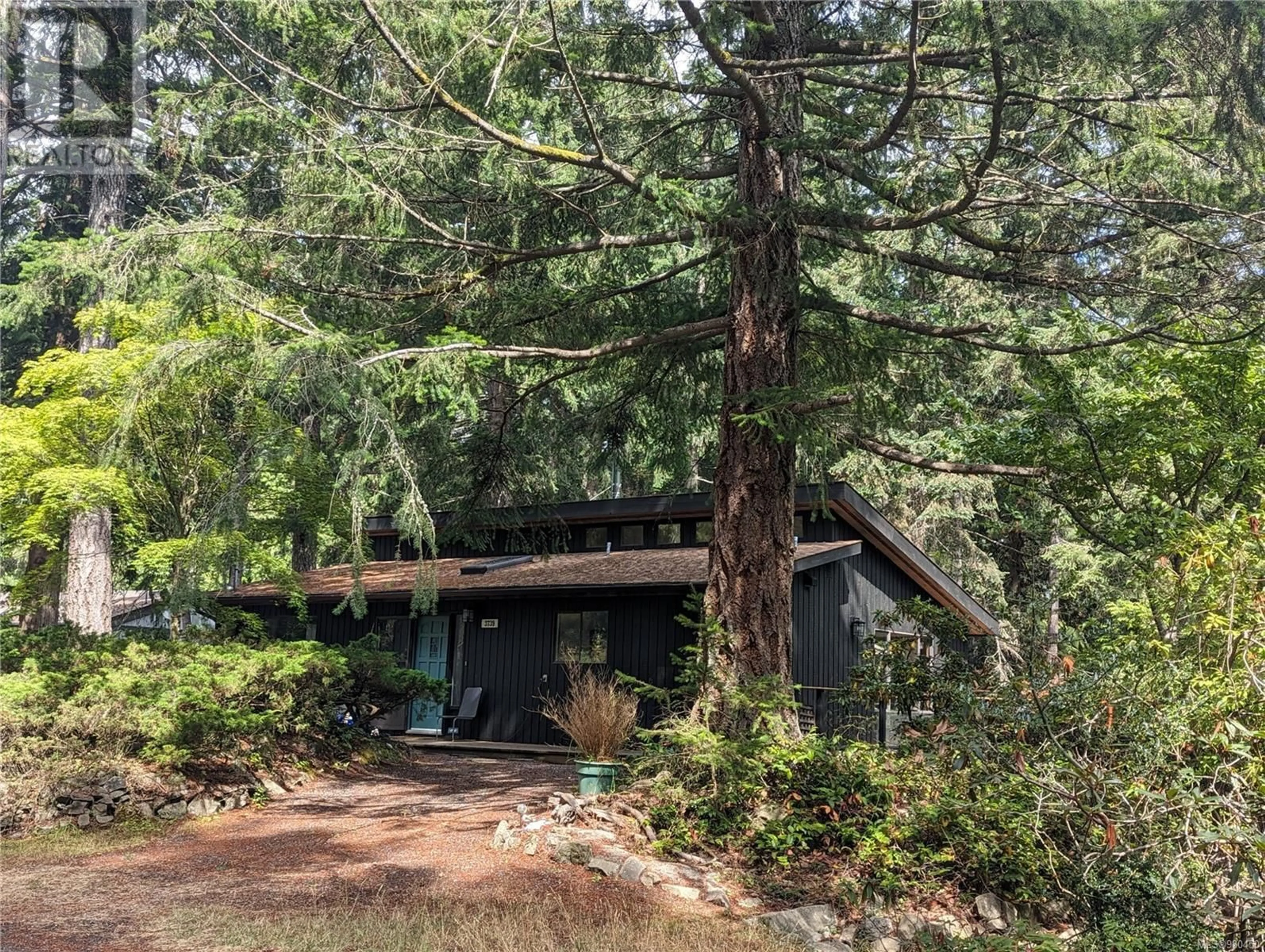 Frontside or backside of a home, cottage for 3739 Frigate Rd, Pender Island British Columbia V0N2M2