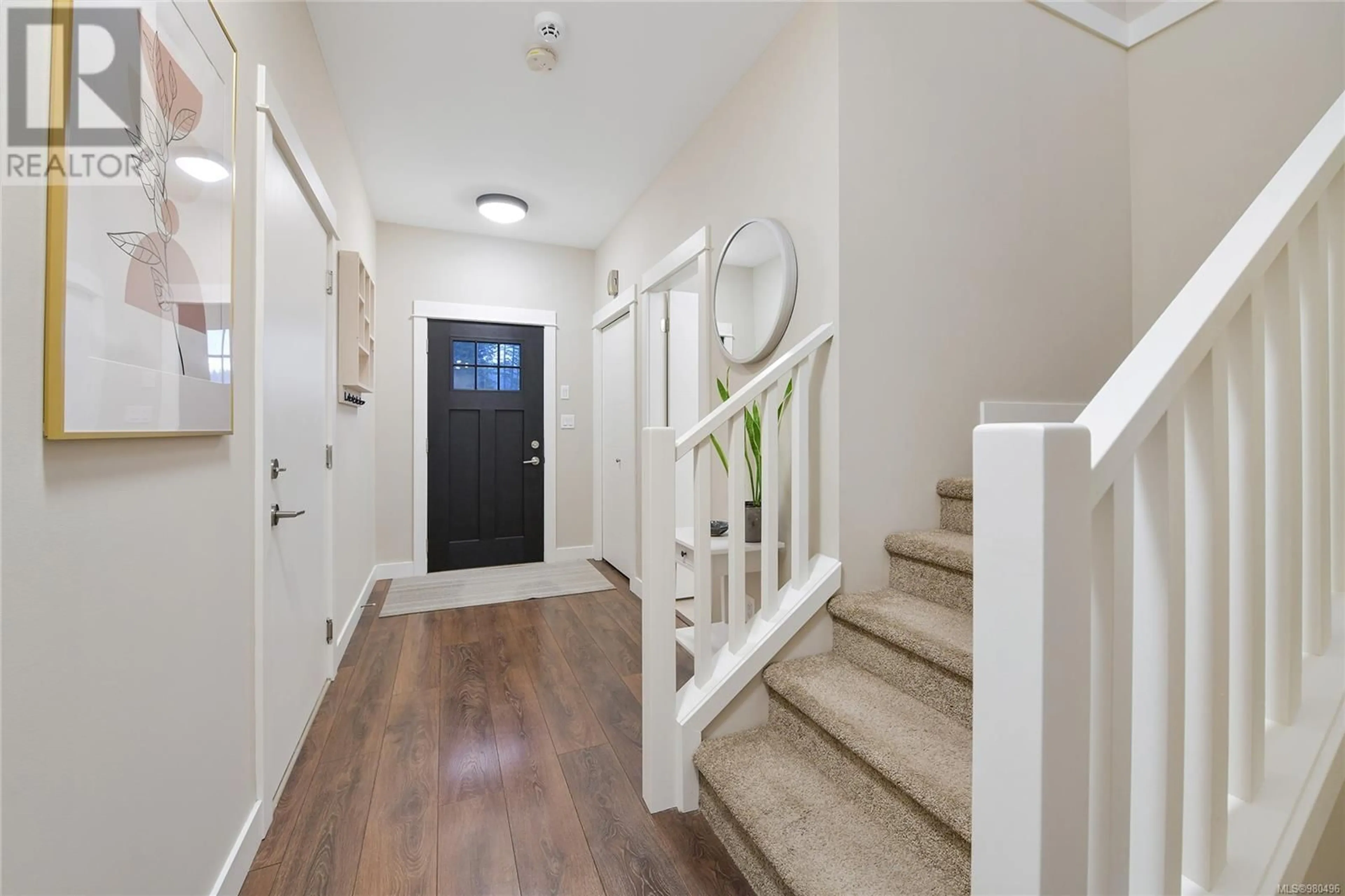 Indoor entryway, wood floors for 8 Casey Pl, View Royal British Columbia V9B0S9