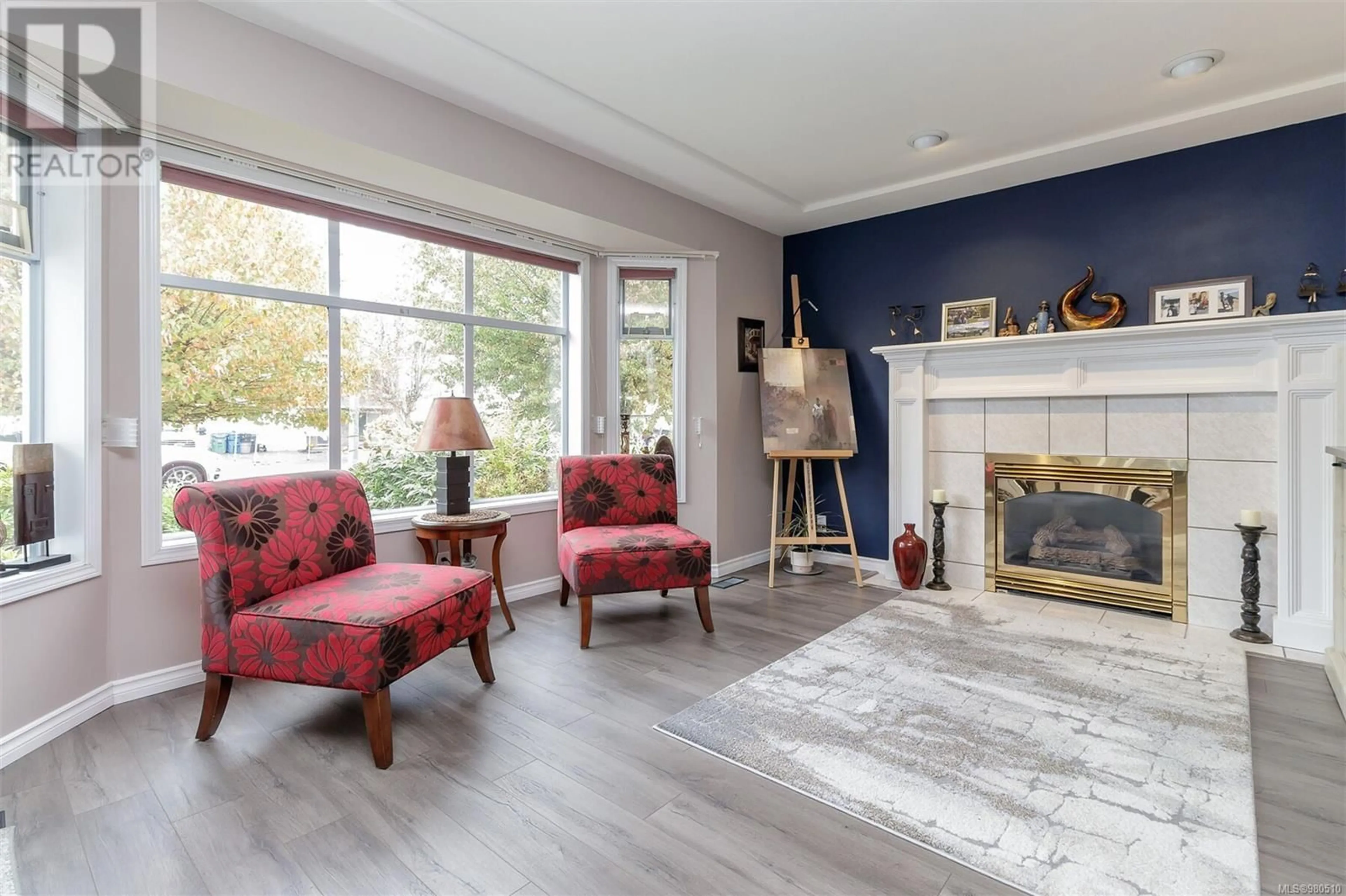 Living room, wood floors for 5958 Tweedsmuir Cres, Nanaimo British Columbia V9T5Y7