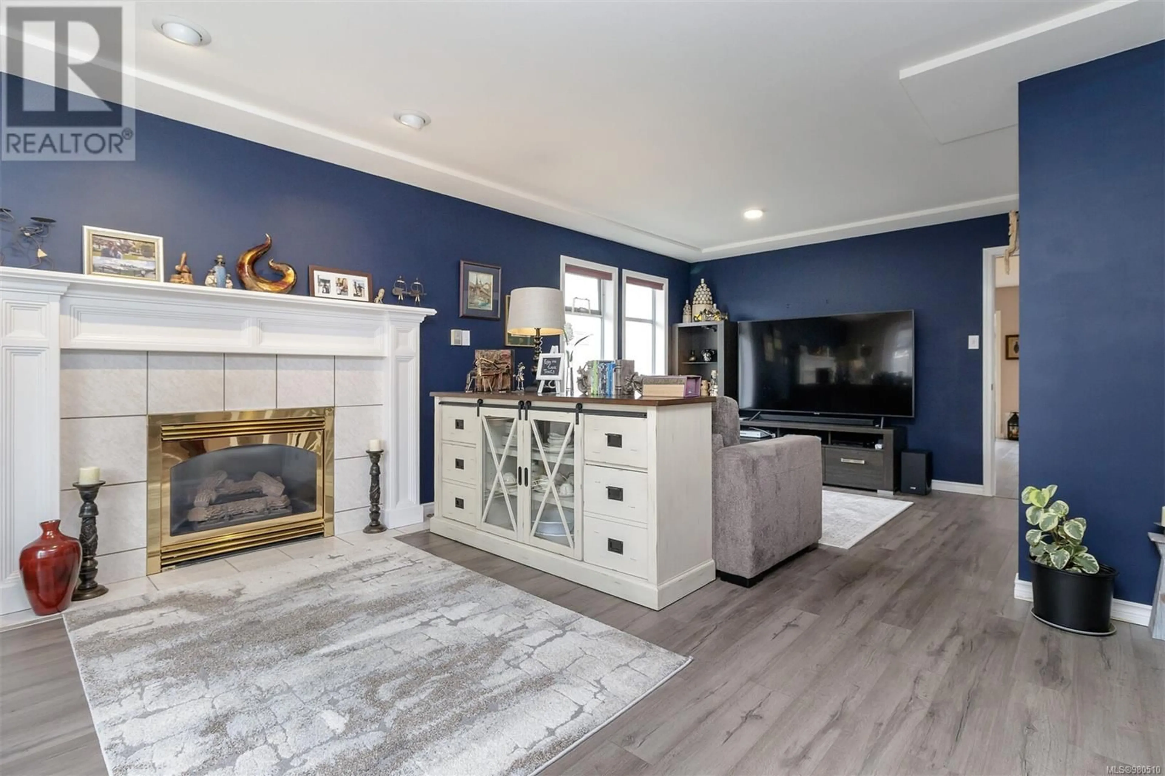 Living room, wood floors for 5958 Tweedsmuir Cres, Nanaimo British Columbia V9T5Y7