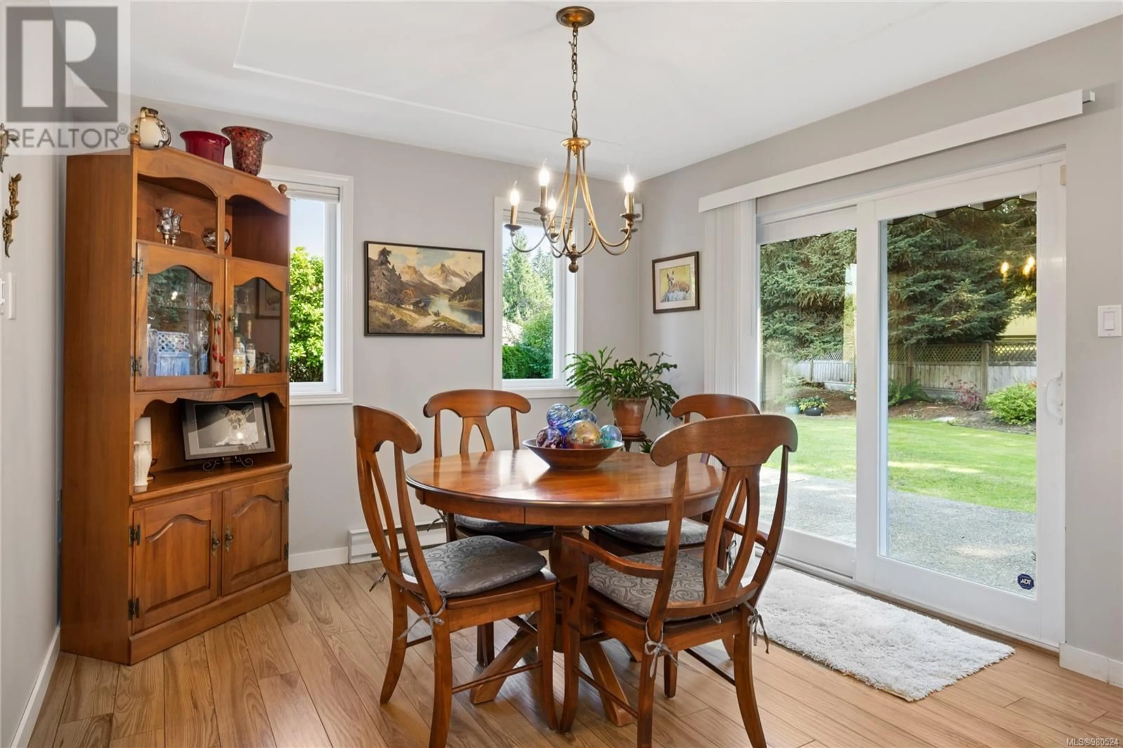 Dining room, wood floors, cottage for 830 Redonda Pl, Qualicum Beach British Columbia V9K1R4