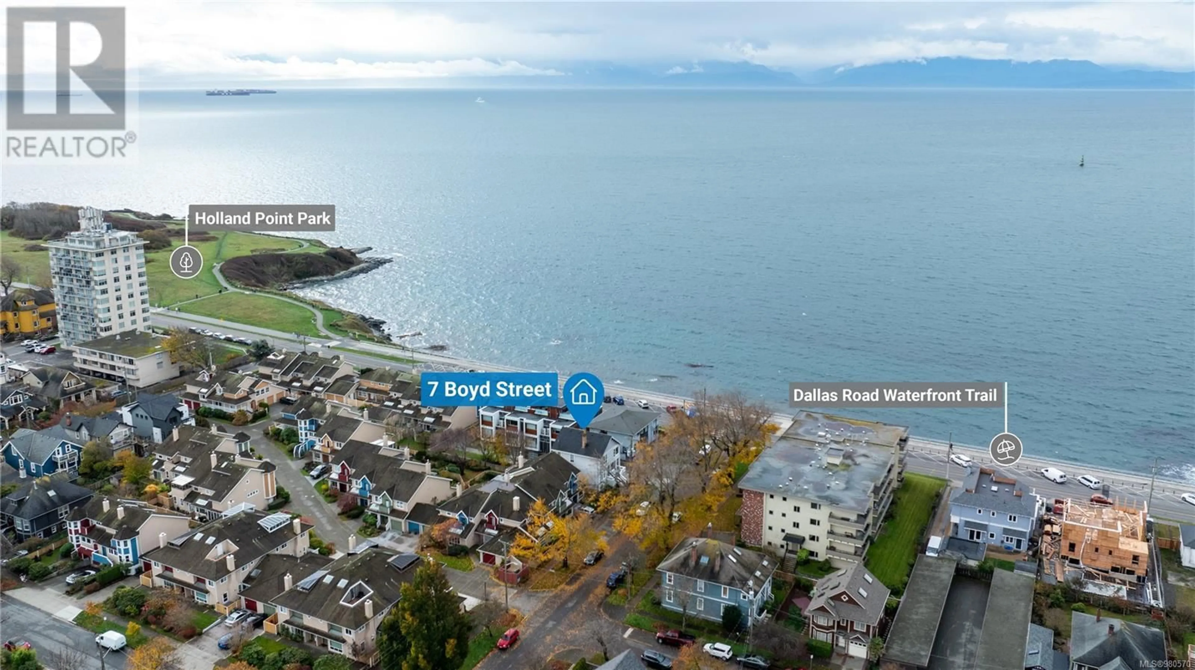 A pic from exterior of the house or condo, the street view for 7 & 9 Boyd St, Victoria British Columbia V8V2C5