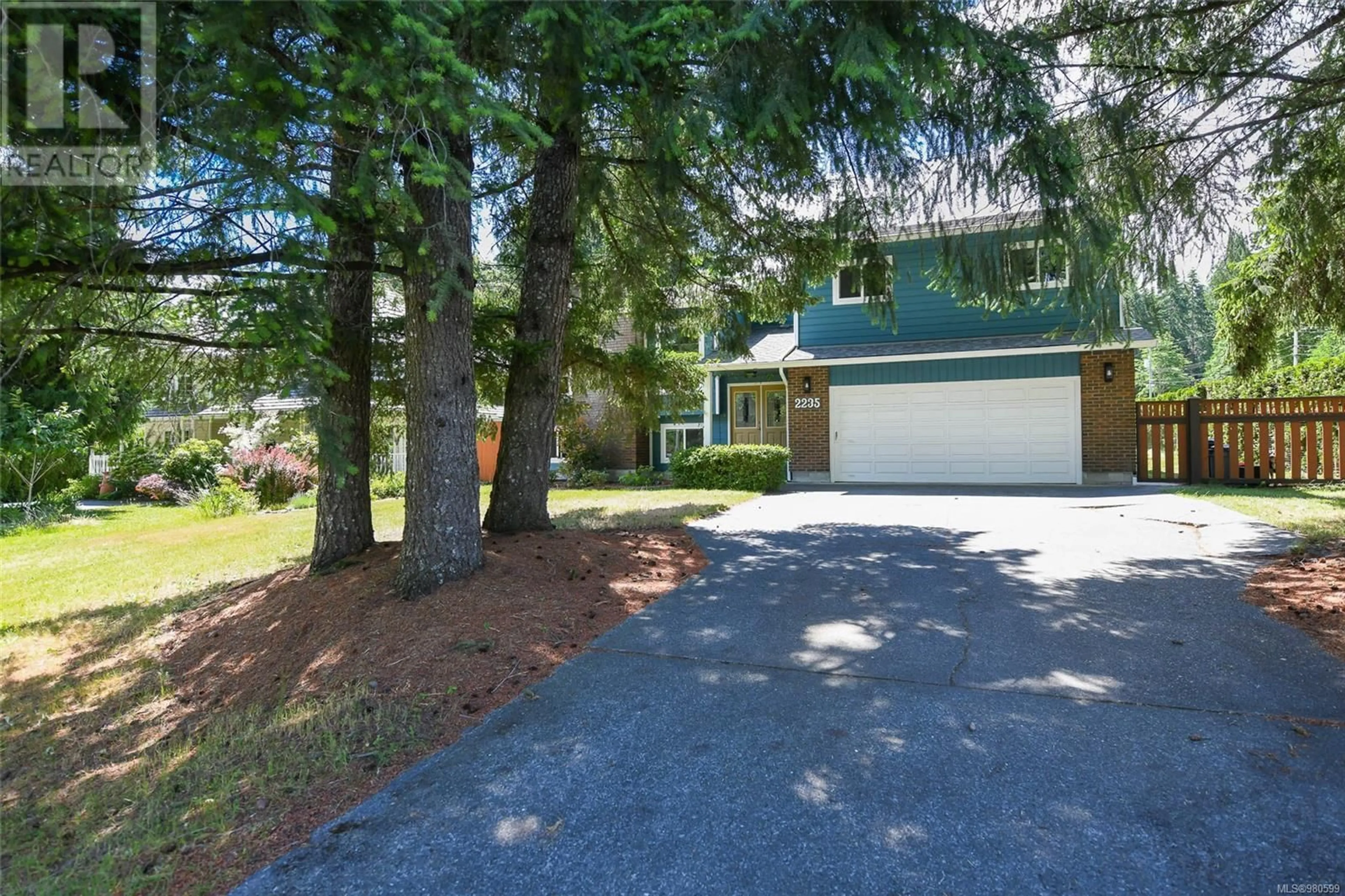 A pic from exterior of the house or condo, cottage for 2235 Idiens Way, Comox British Columbia V9M3Y9