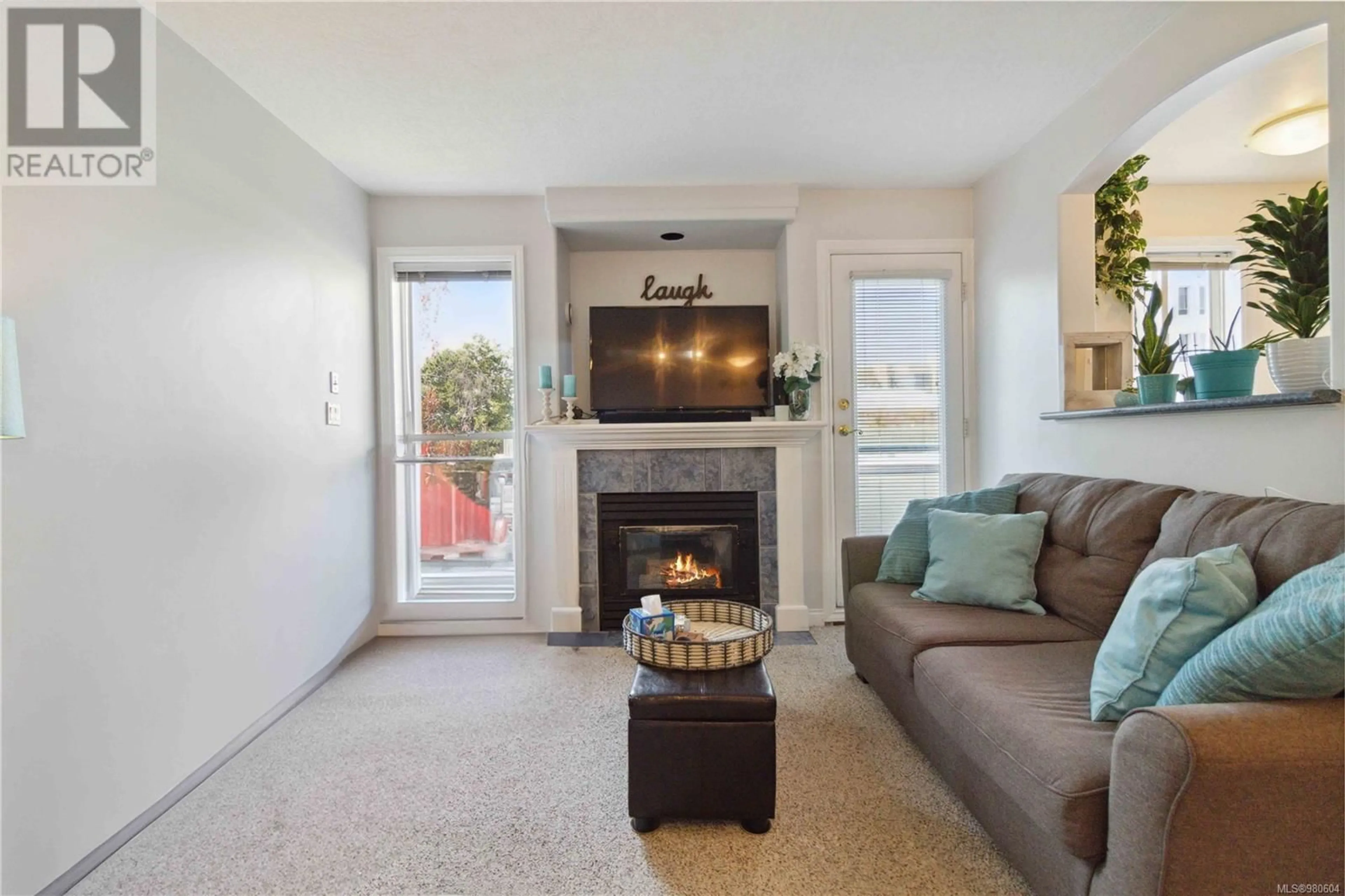 Living room, wood floors for 405 2310 Trent St, Victoria British Columbia V8R1K3