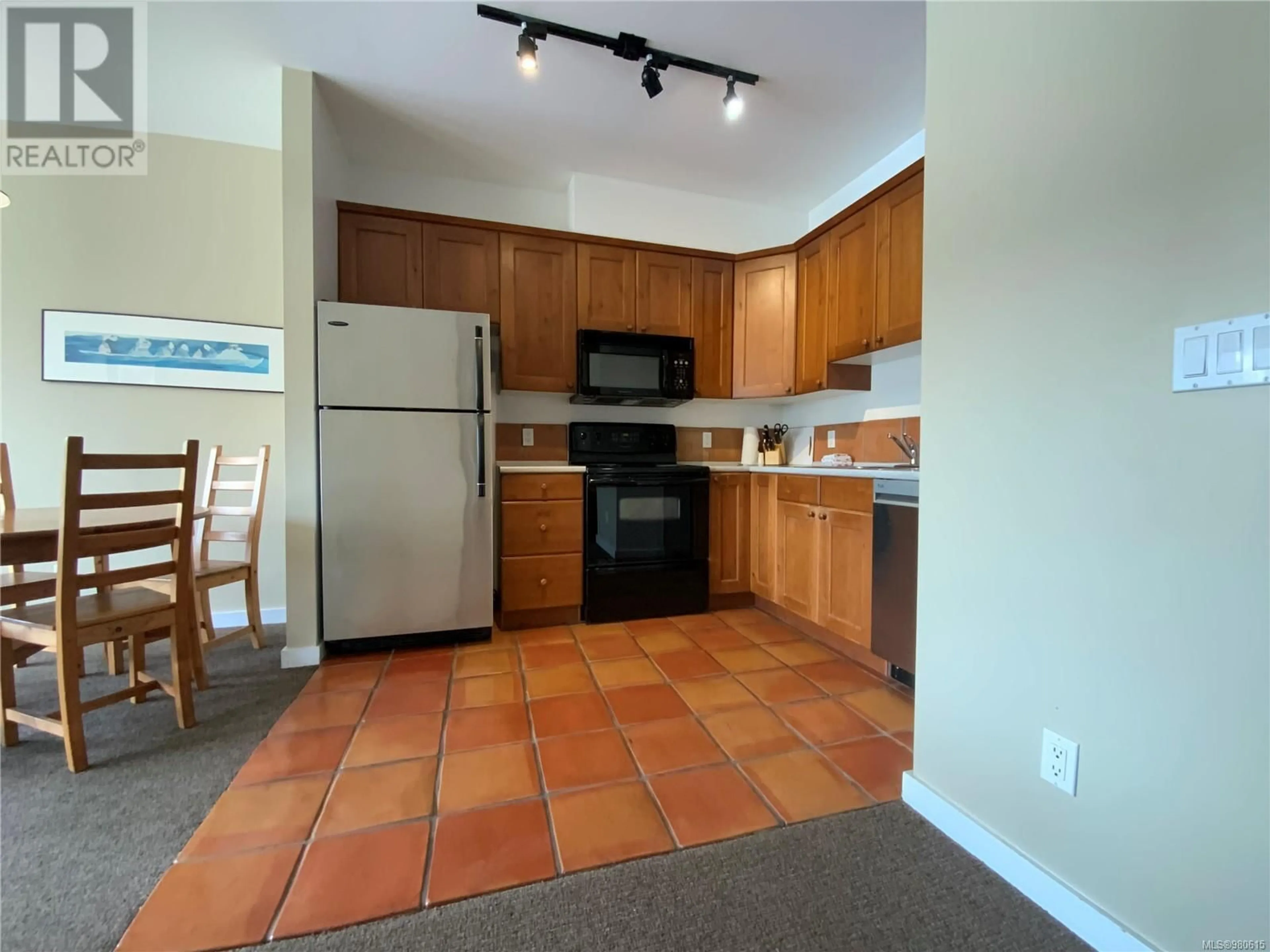 Standard kitchen, ceramic floors, cottage for 802 1971 Harbour Dr, Ucluelet British Columbia V0R3A0