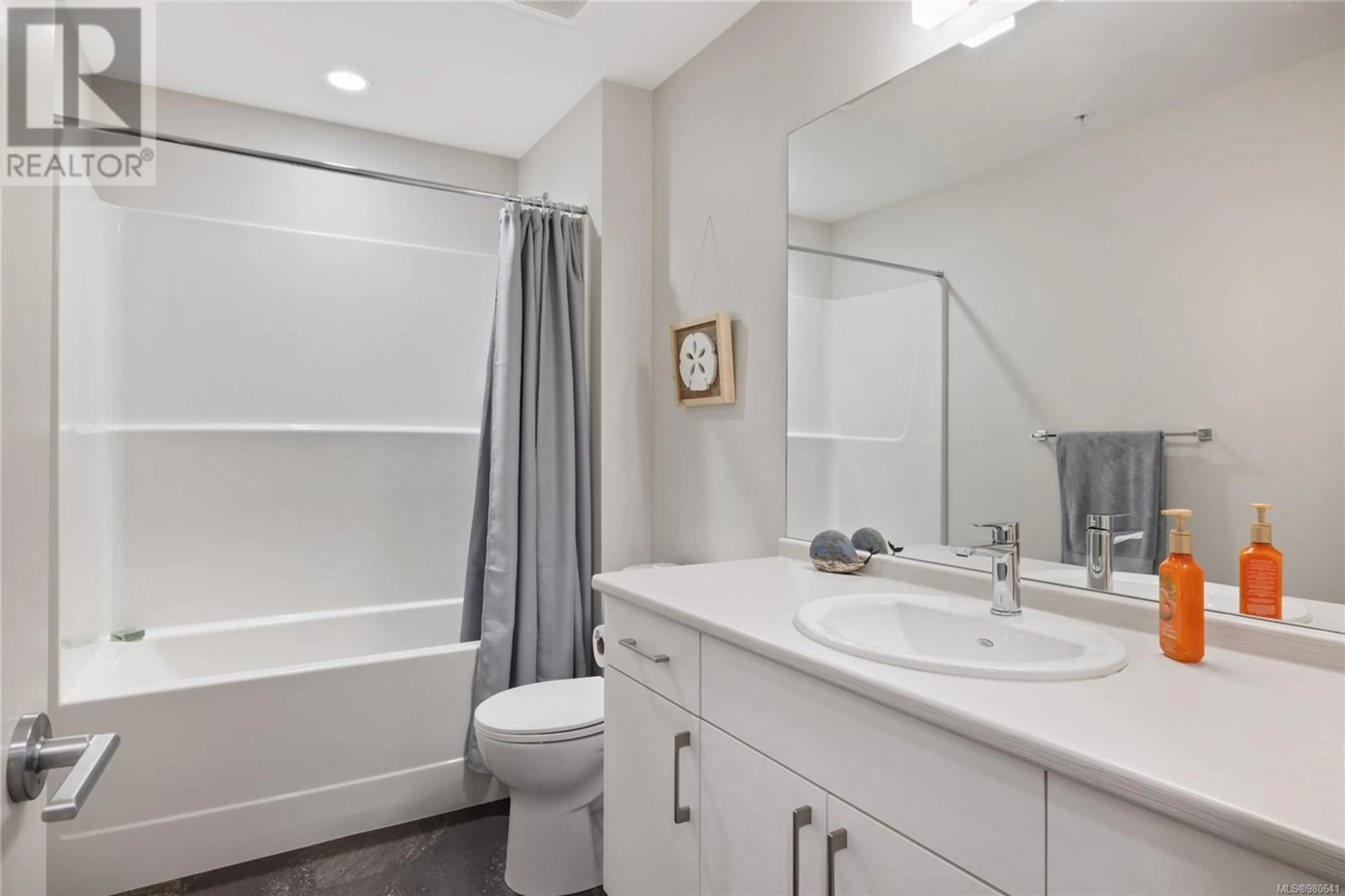 Bathroom, wood floors for 107 6540 Metral Dr, Nanaimo British Columbia V9T2L8